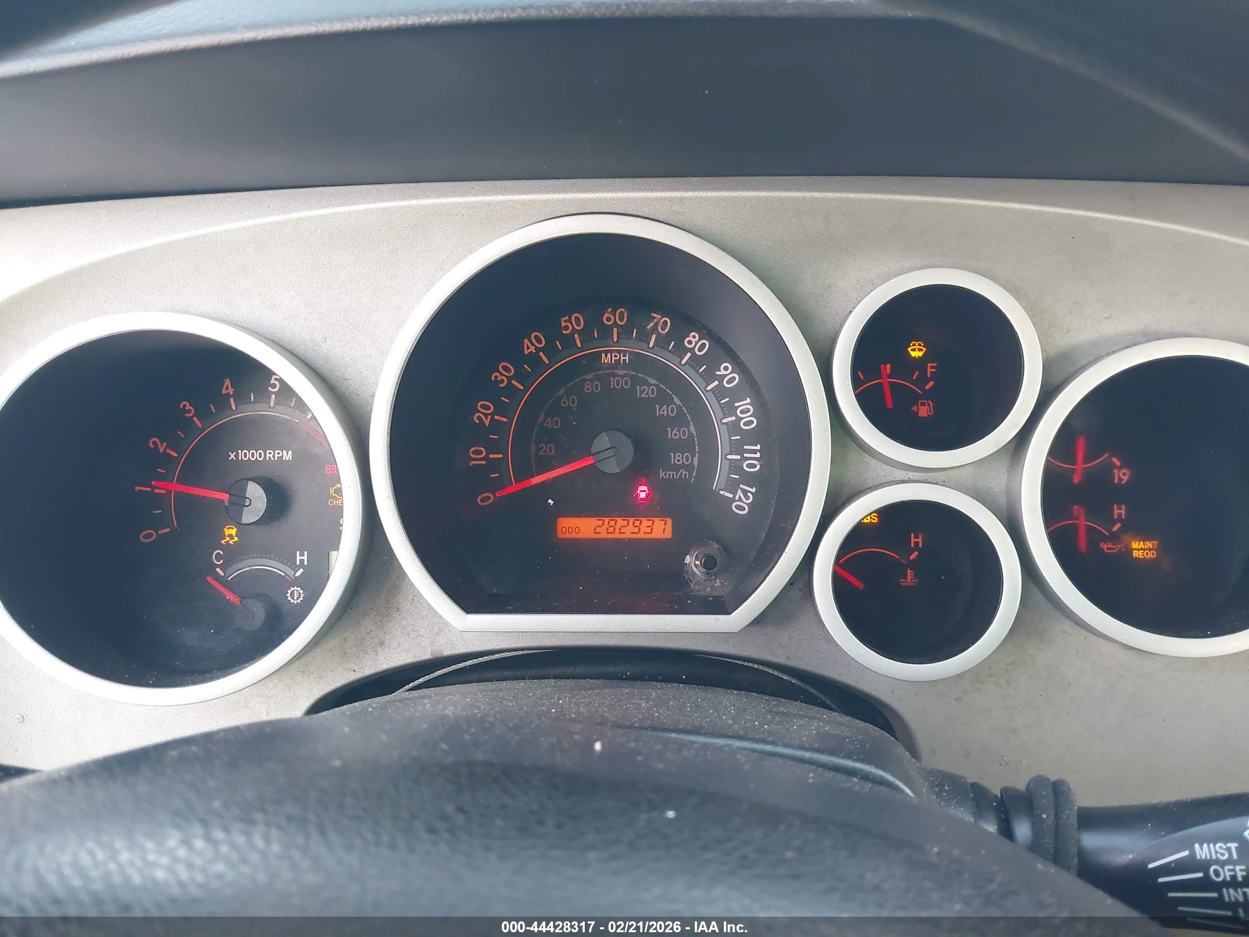 TOYOTA TUNDRA image 7