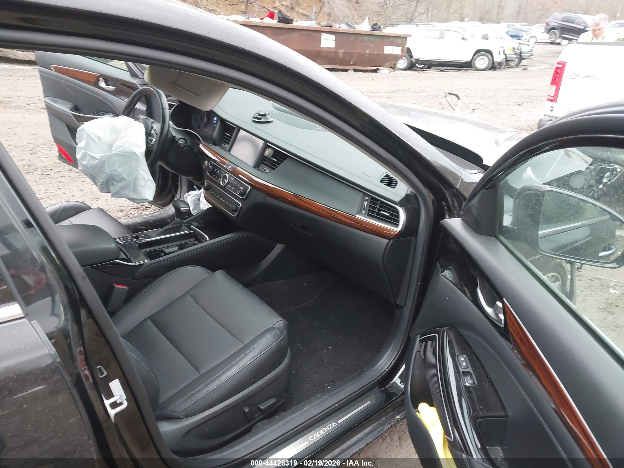 KIA CADENZA image 5