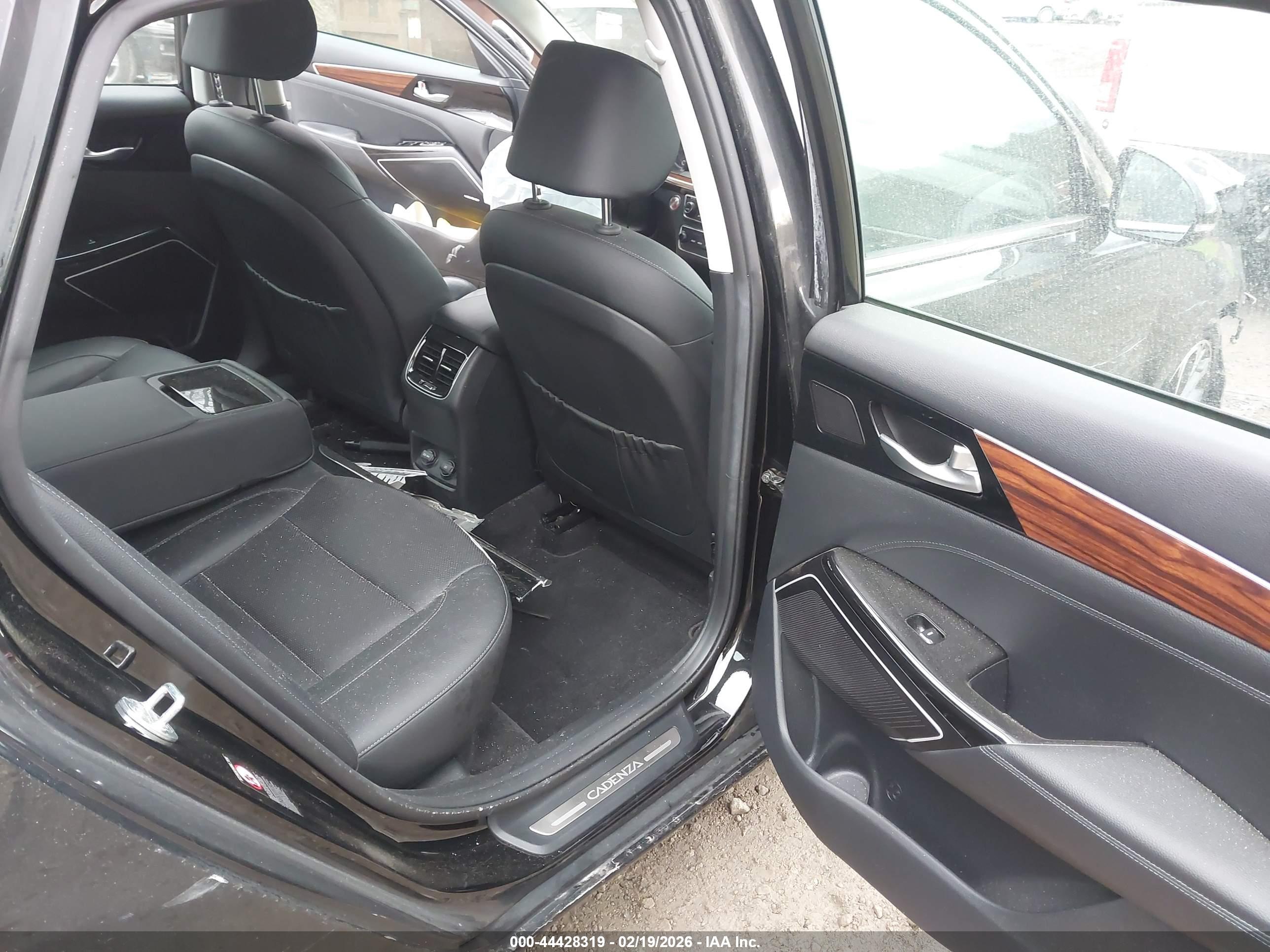 KIA CADENZA image 8