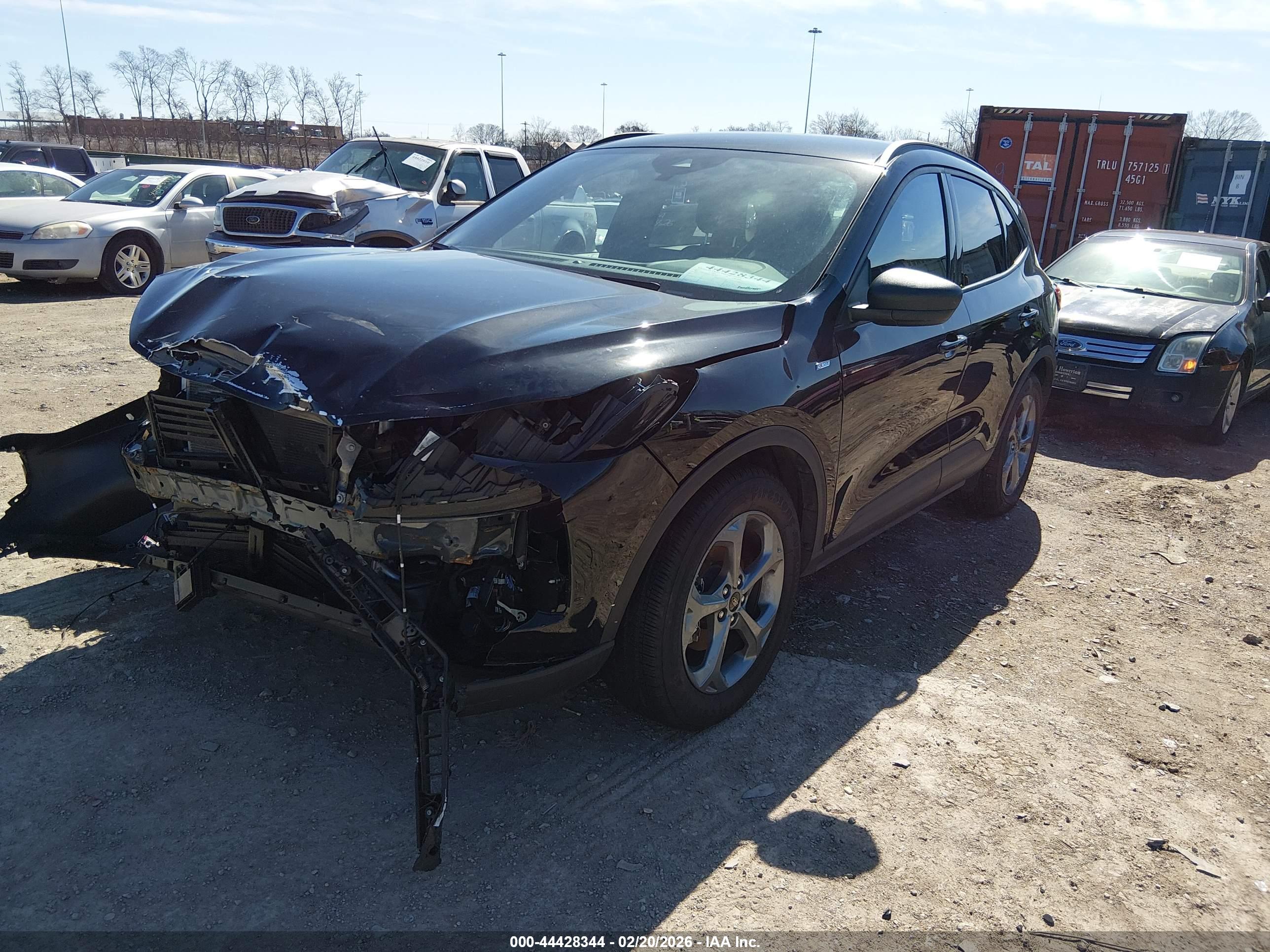 FORD ESCAPE image 2