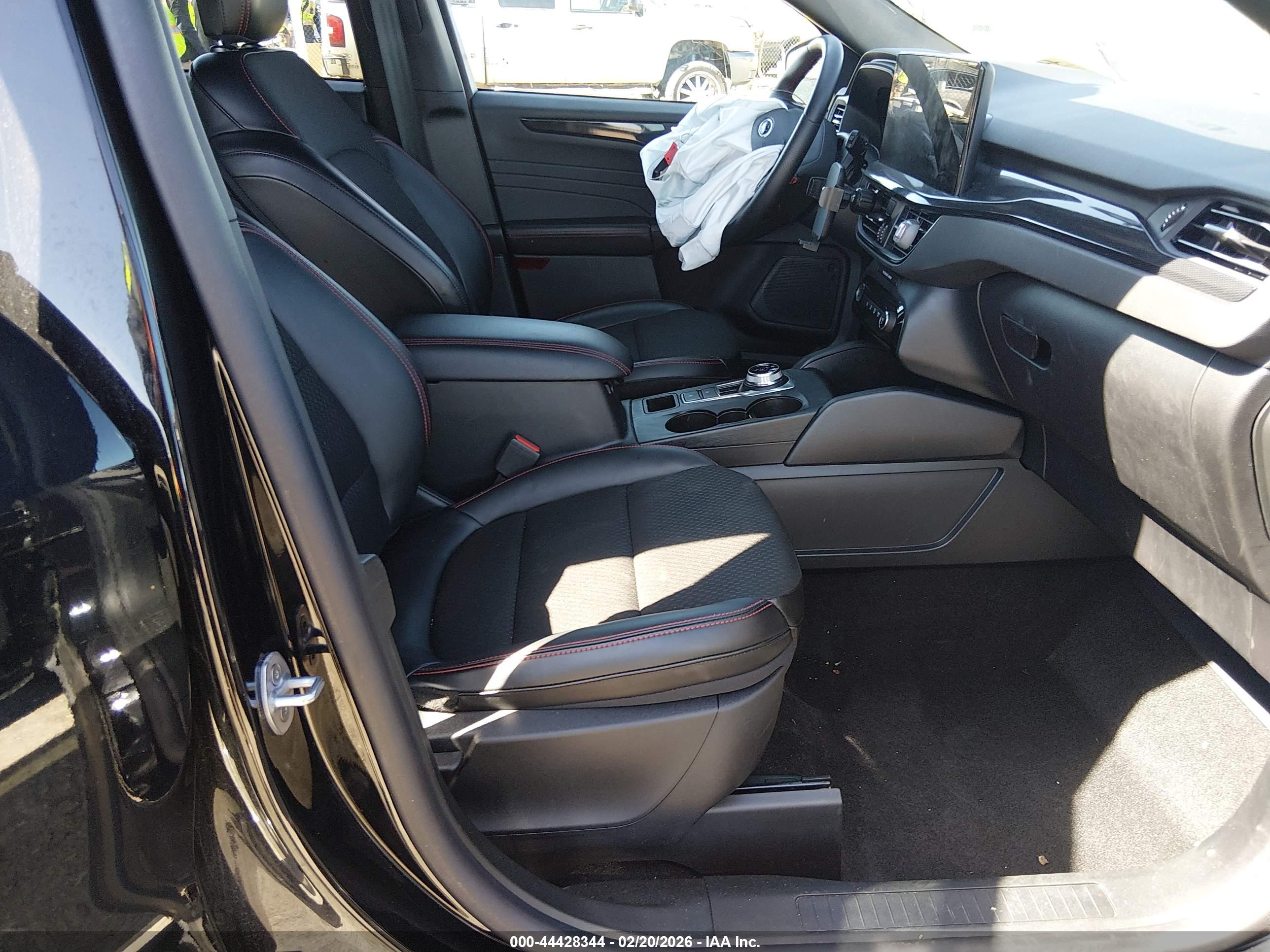 FORD ESCAPE image 5