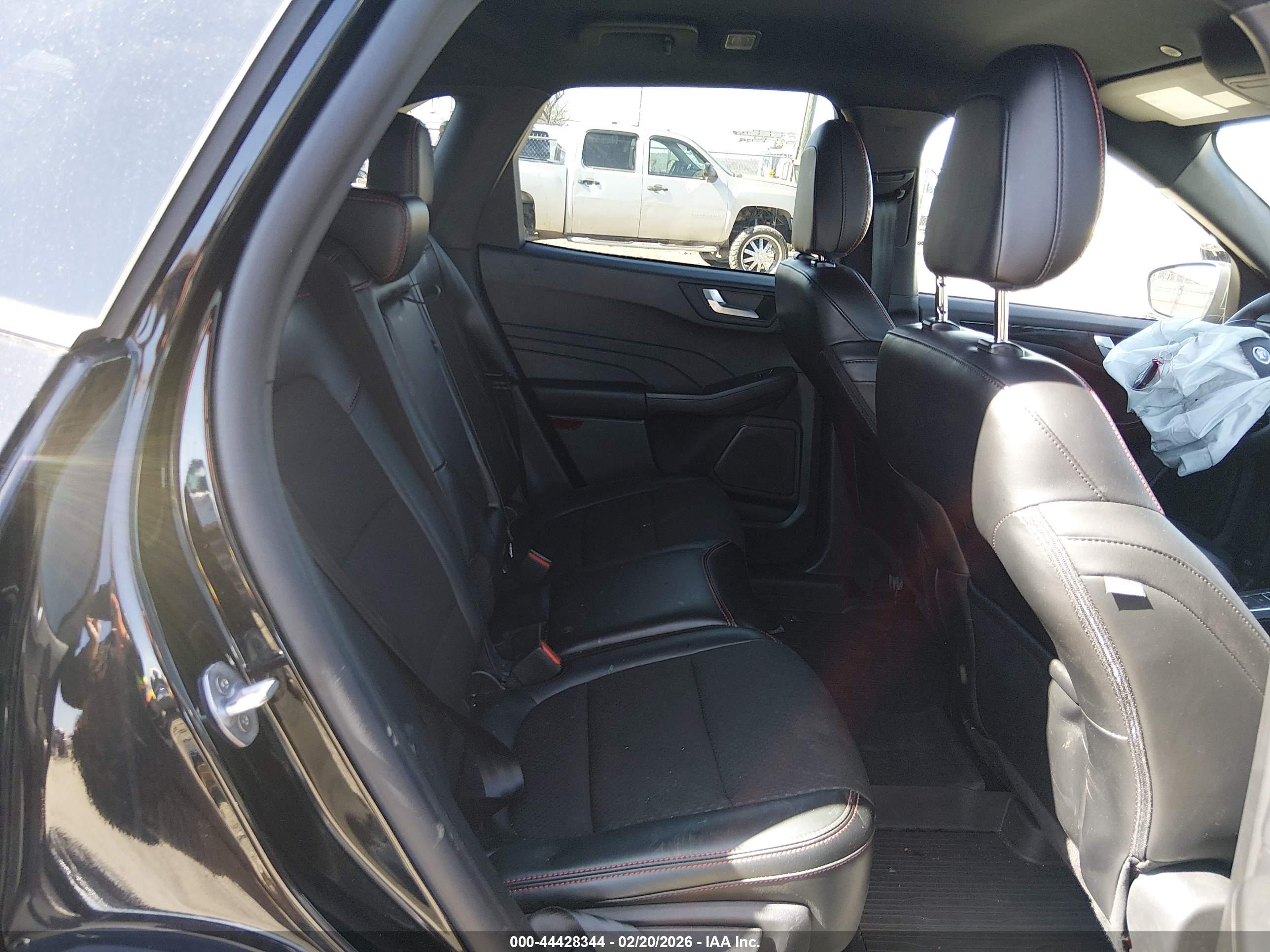 FORD ESCAPE image 8