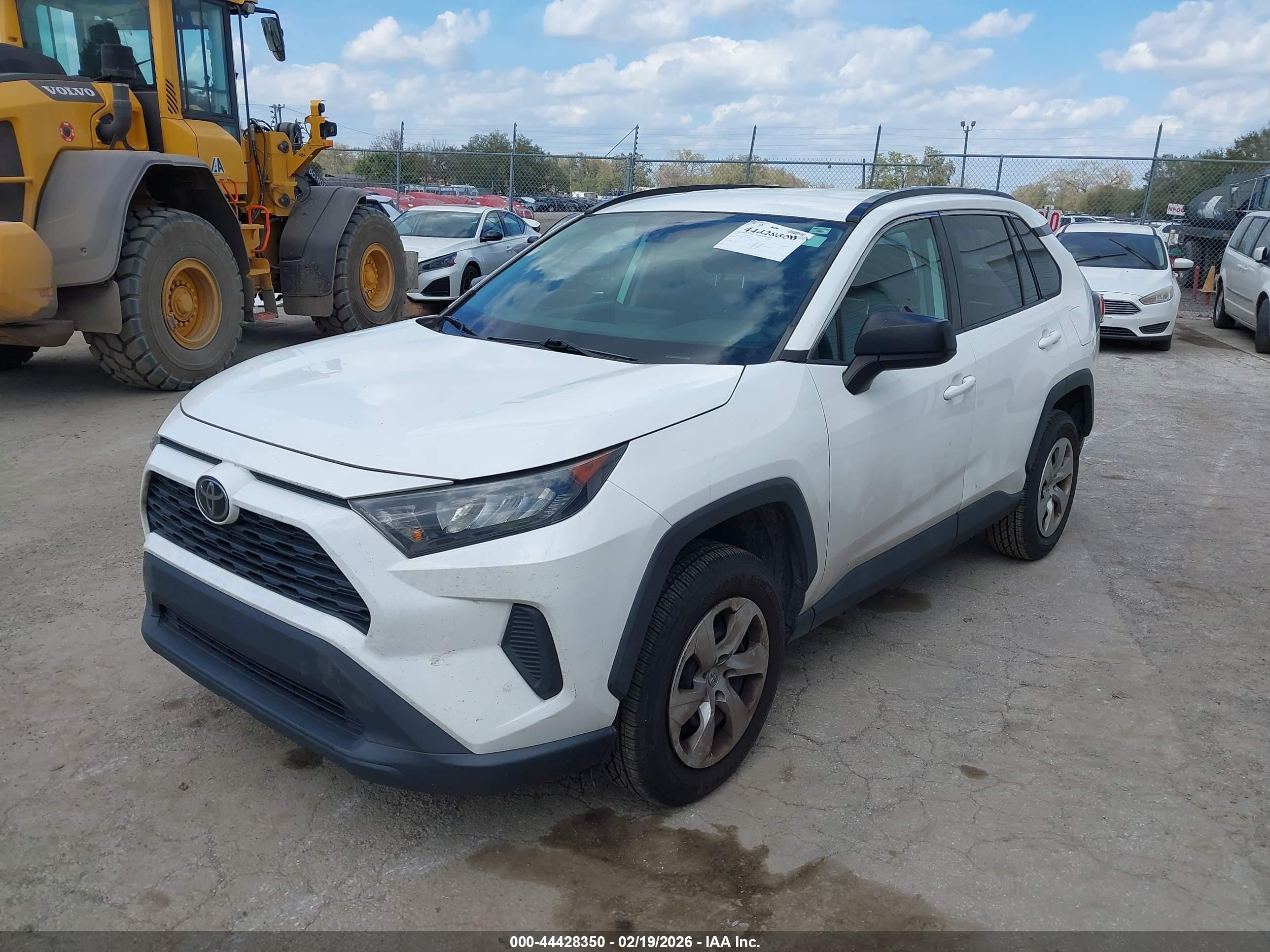 TOYOTA RAV4 image 2
