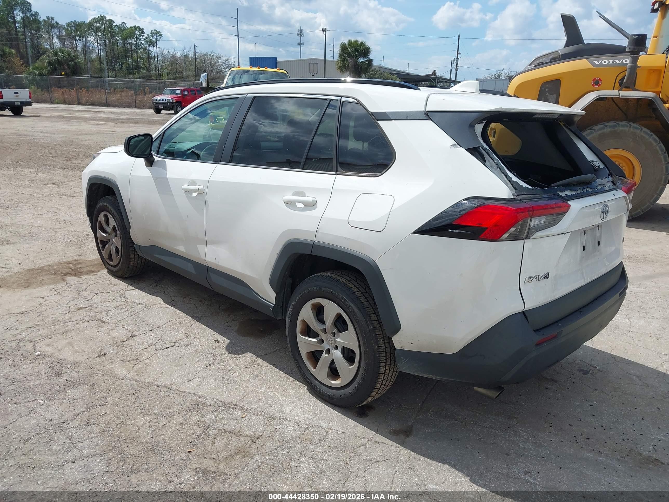 TOYOTA RAV4 image 3