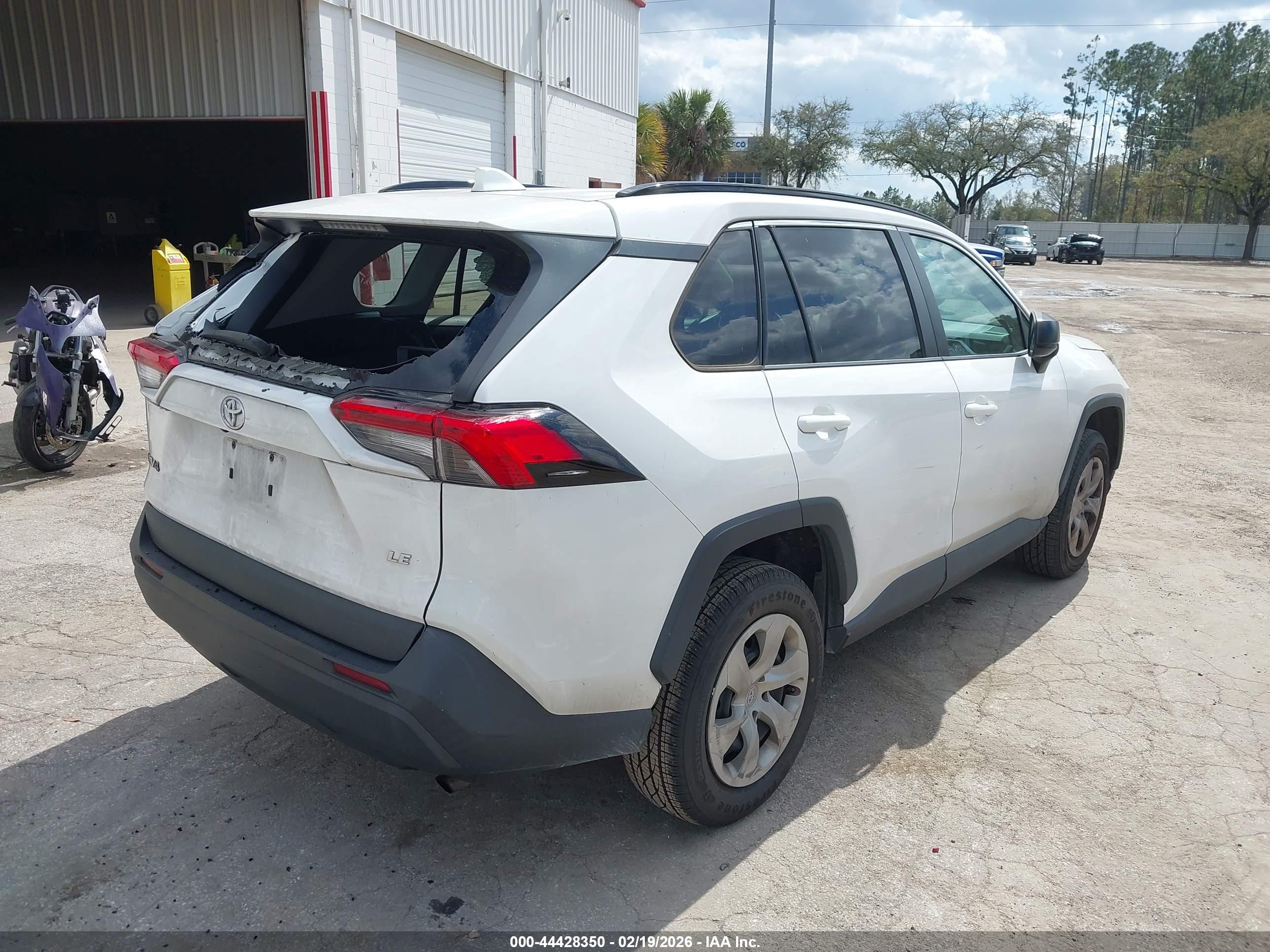 TOYOTA RAV4 image 4