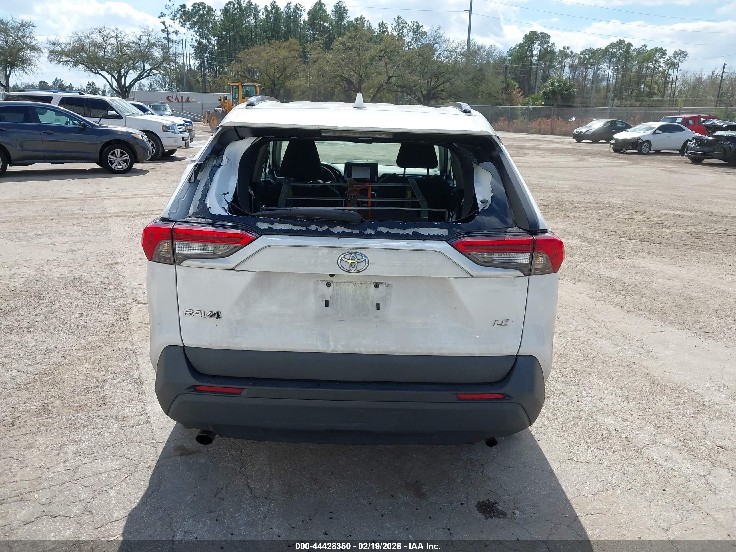 TOYOTA RAV4 image 6