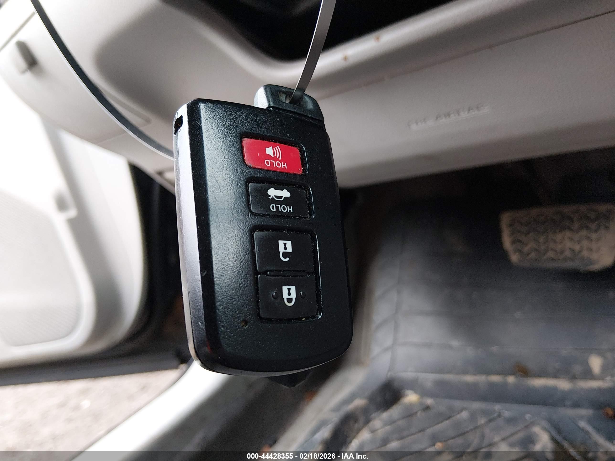 TOYOTA CAMRY image 11