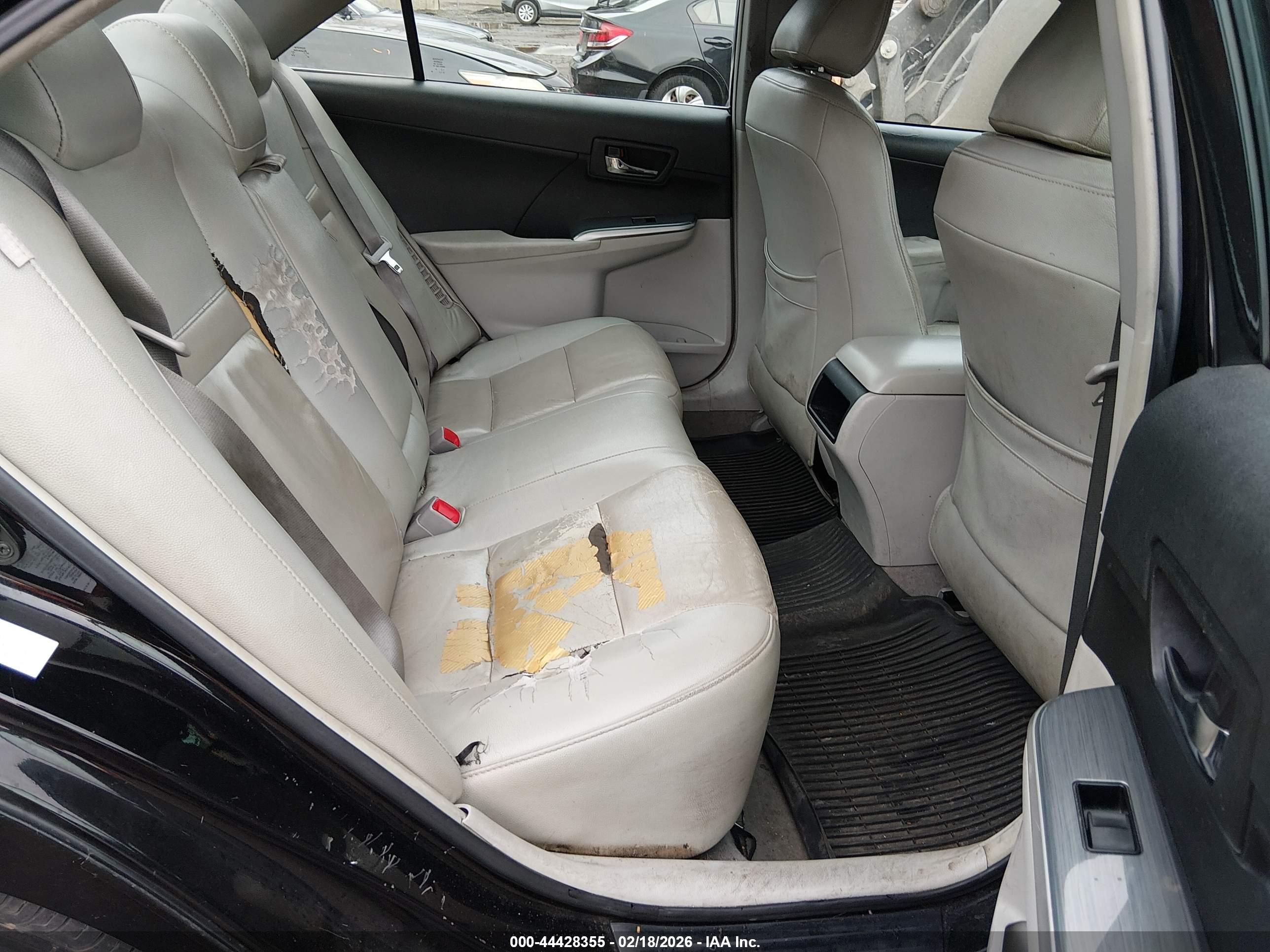 TOYOTA CAMRY image 8