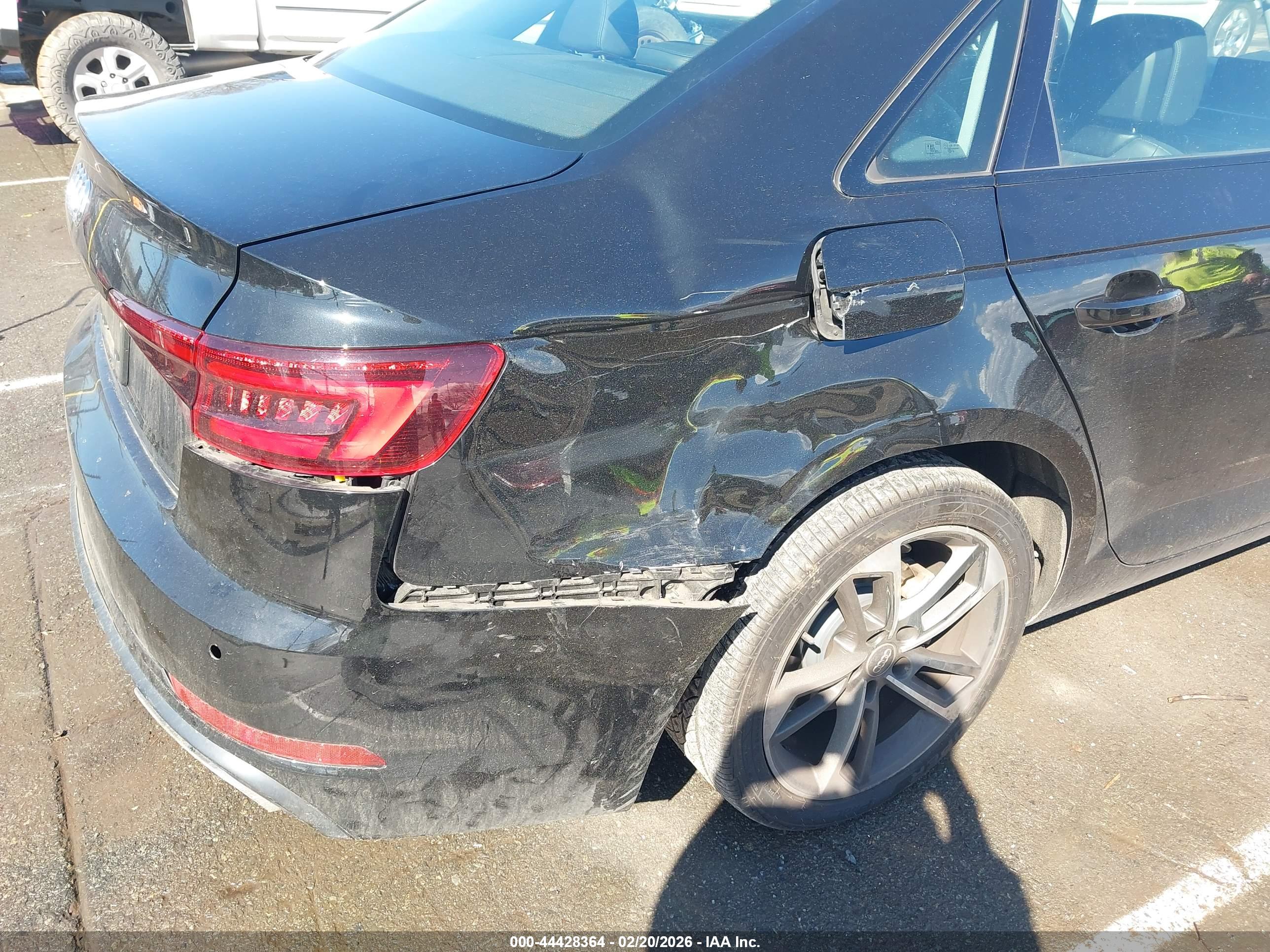 AUDI A4 image 6