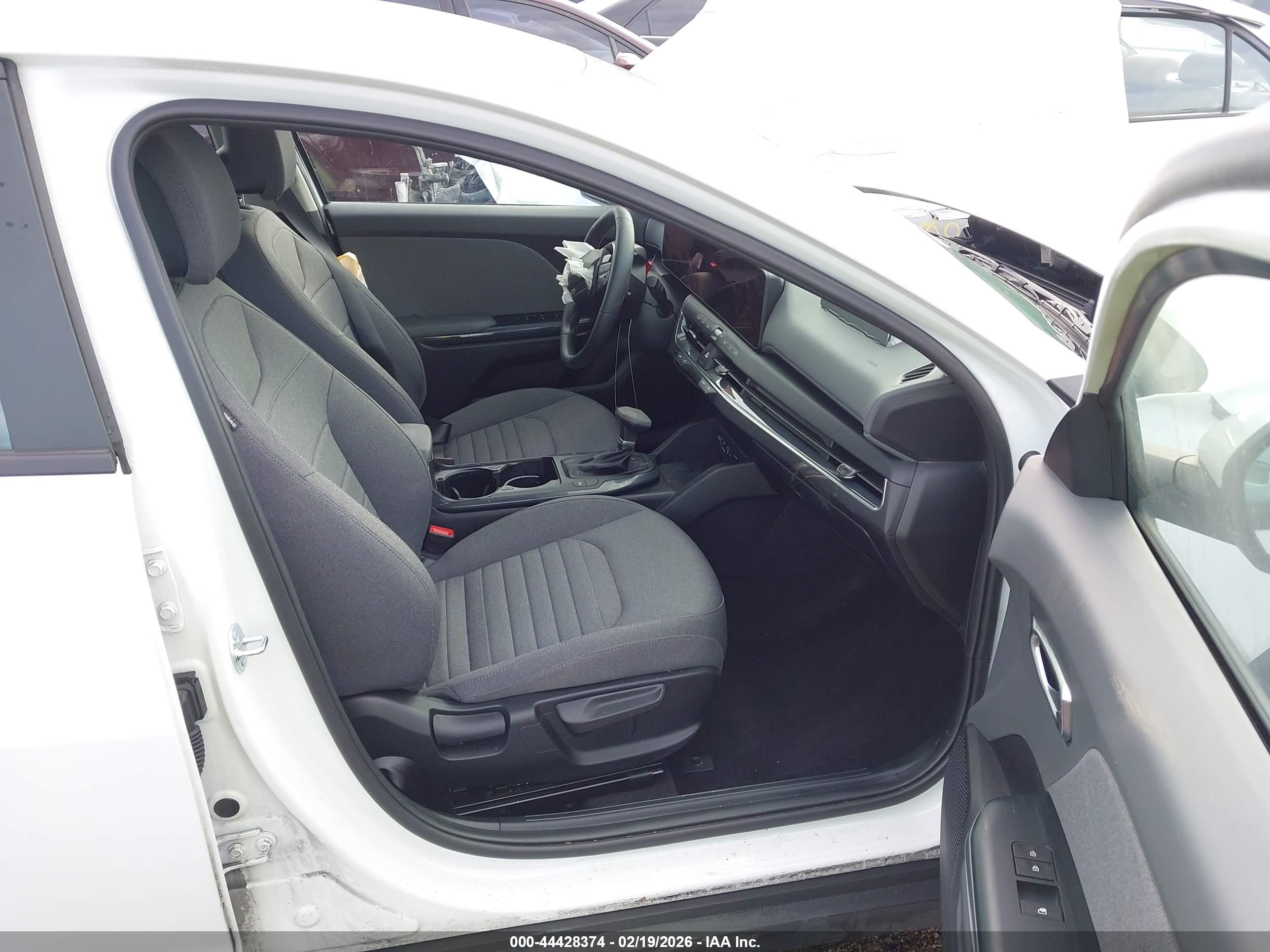 KIA K4 image 5