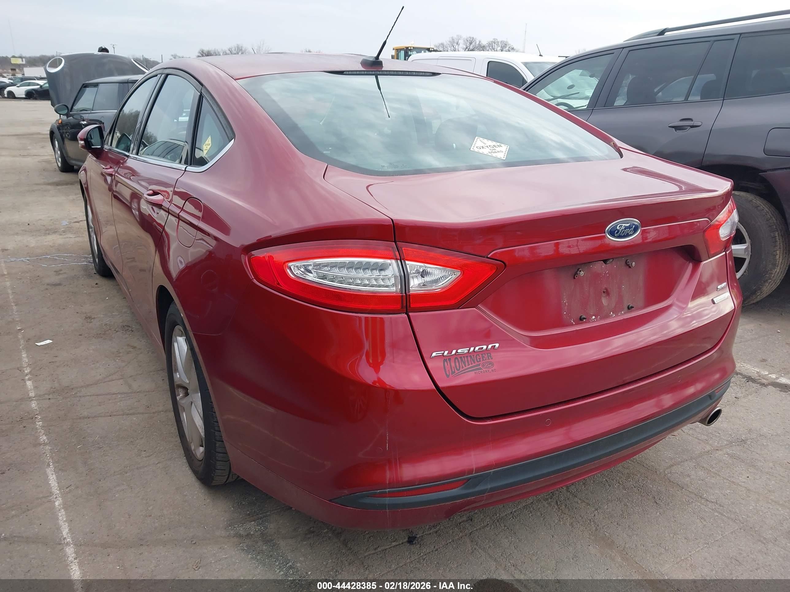 FORD FUSION image 6