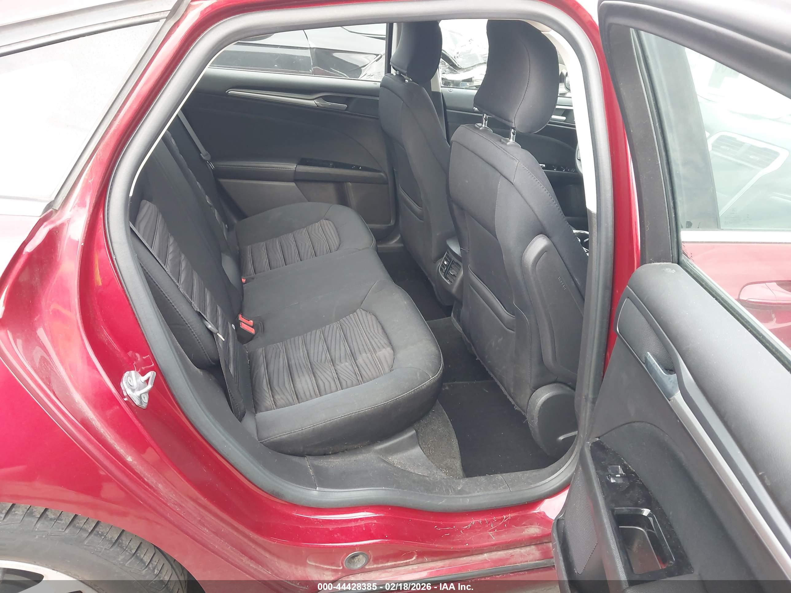 FORD FUSION image 8