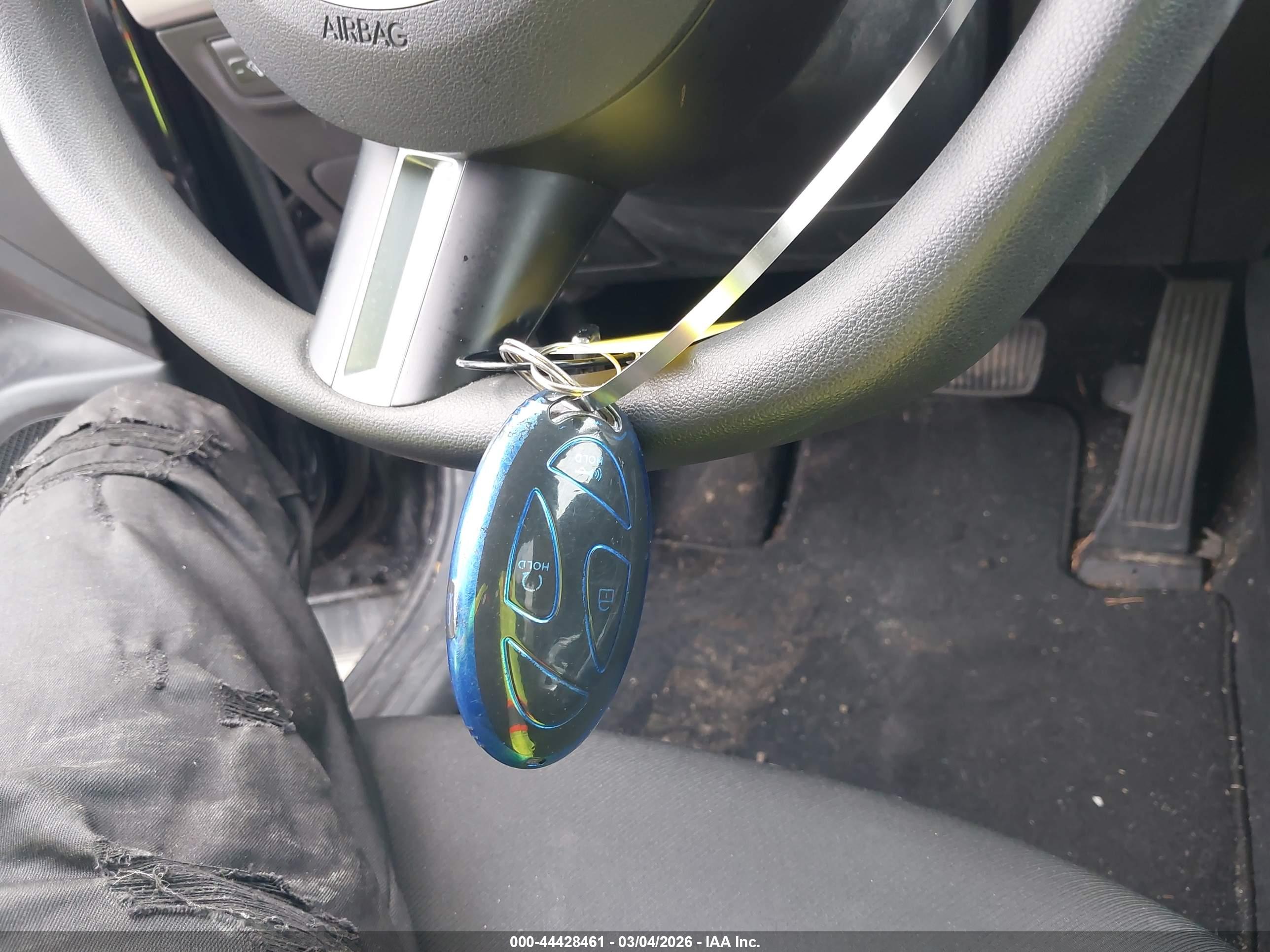 HYUNDAI TUCSON image 11