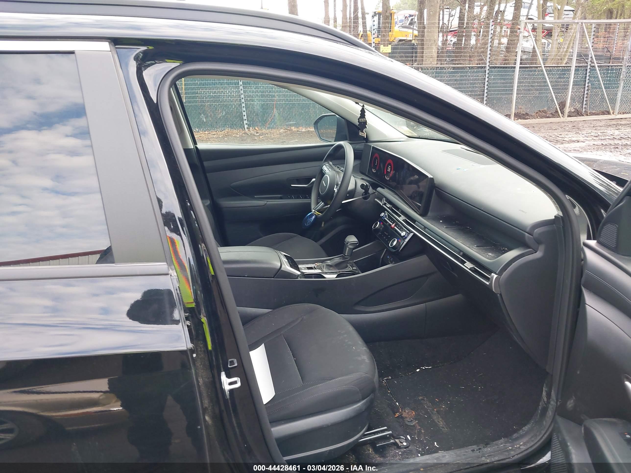 HYUNDAI TUCSON image 5