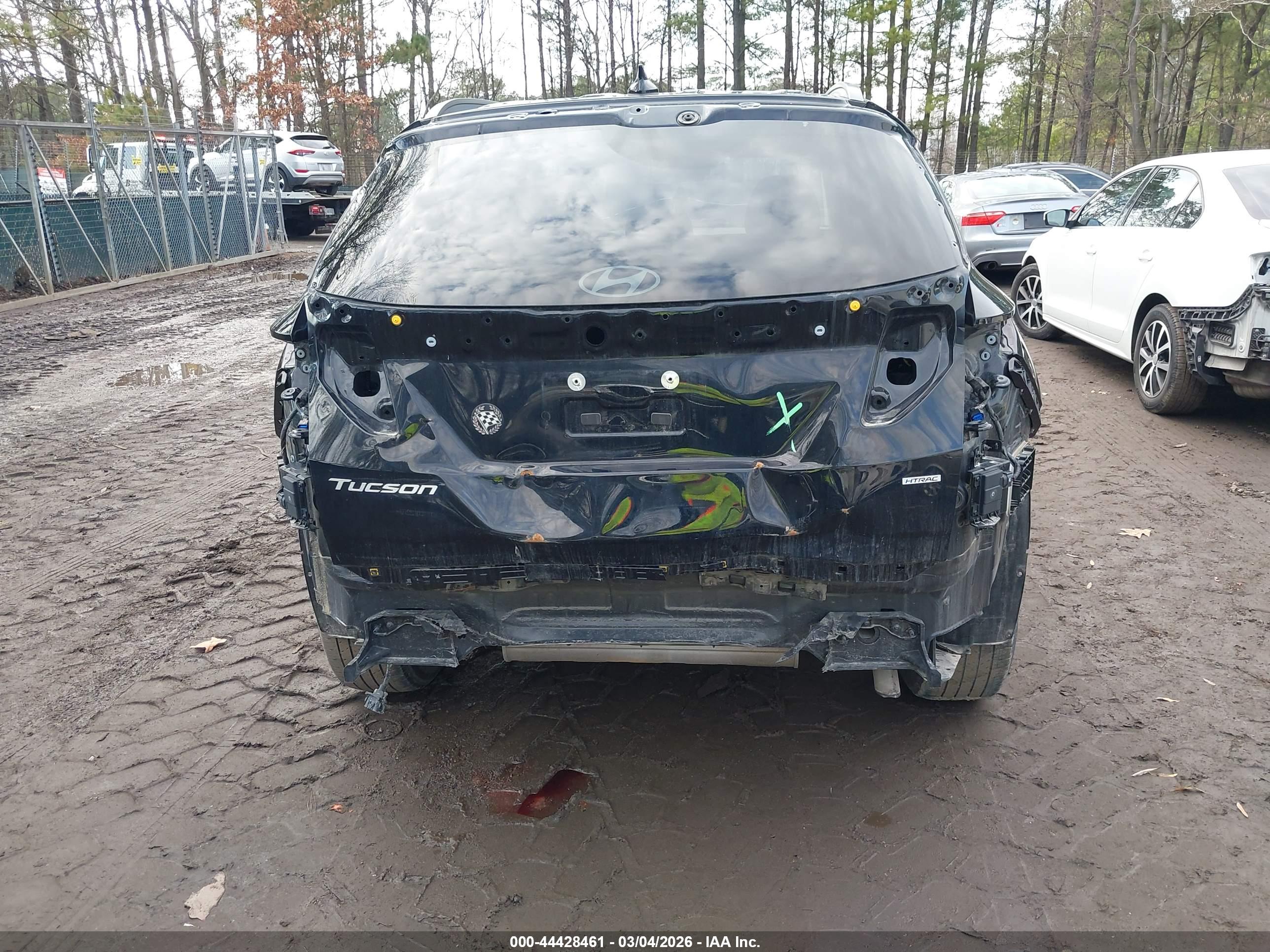 HYUNDAI TUCSON image 6