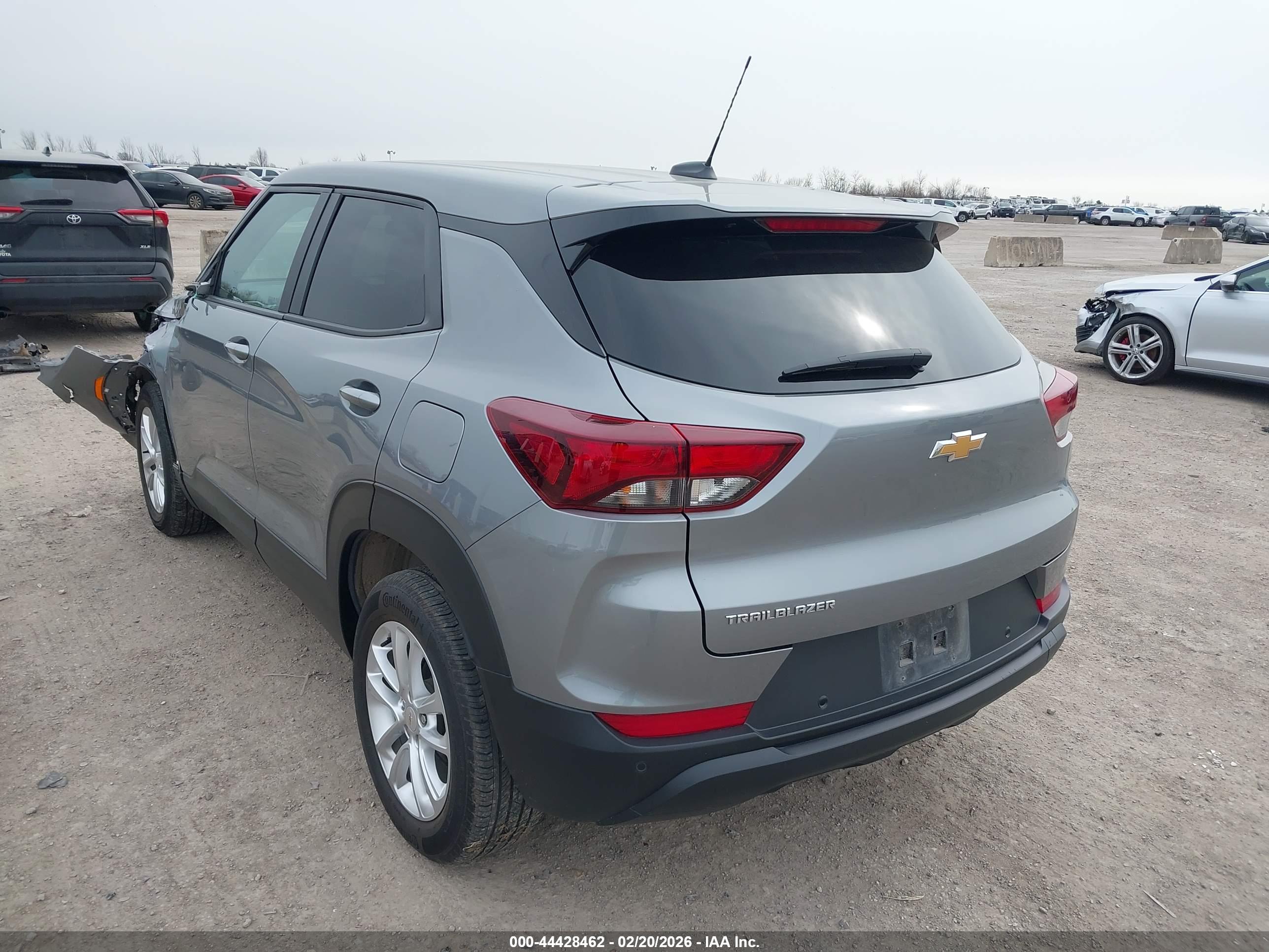 CHEVROLET TRAILBLAZER image 3