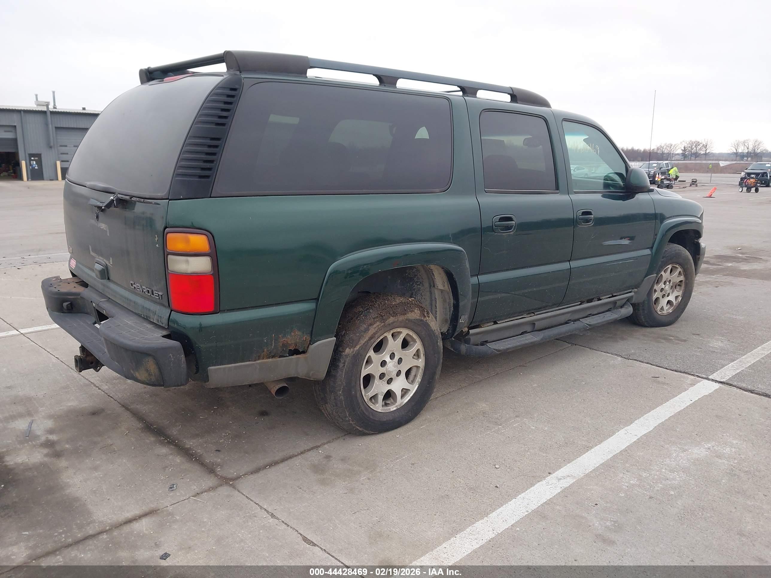 CHEVROLET SUBURBAN image 4
