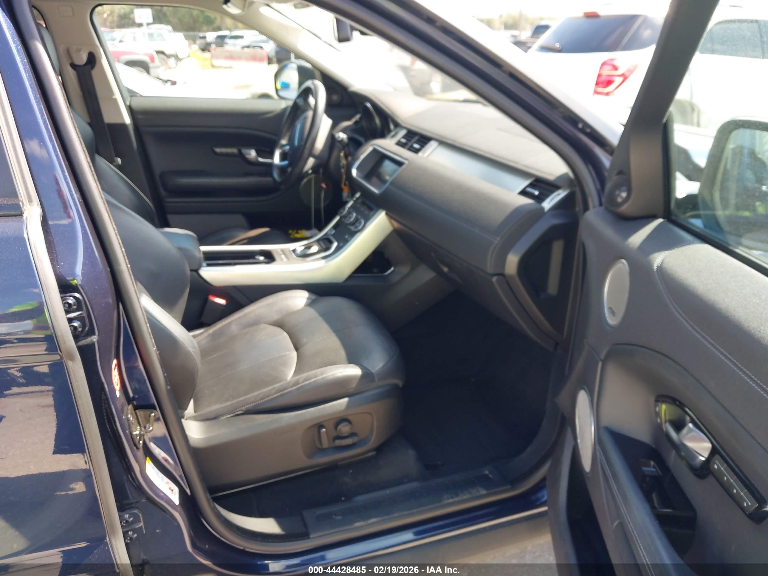 LAND ROVER image 5