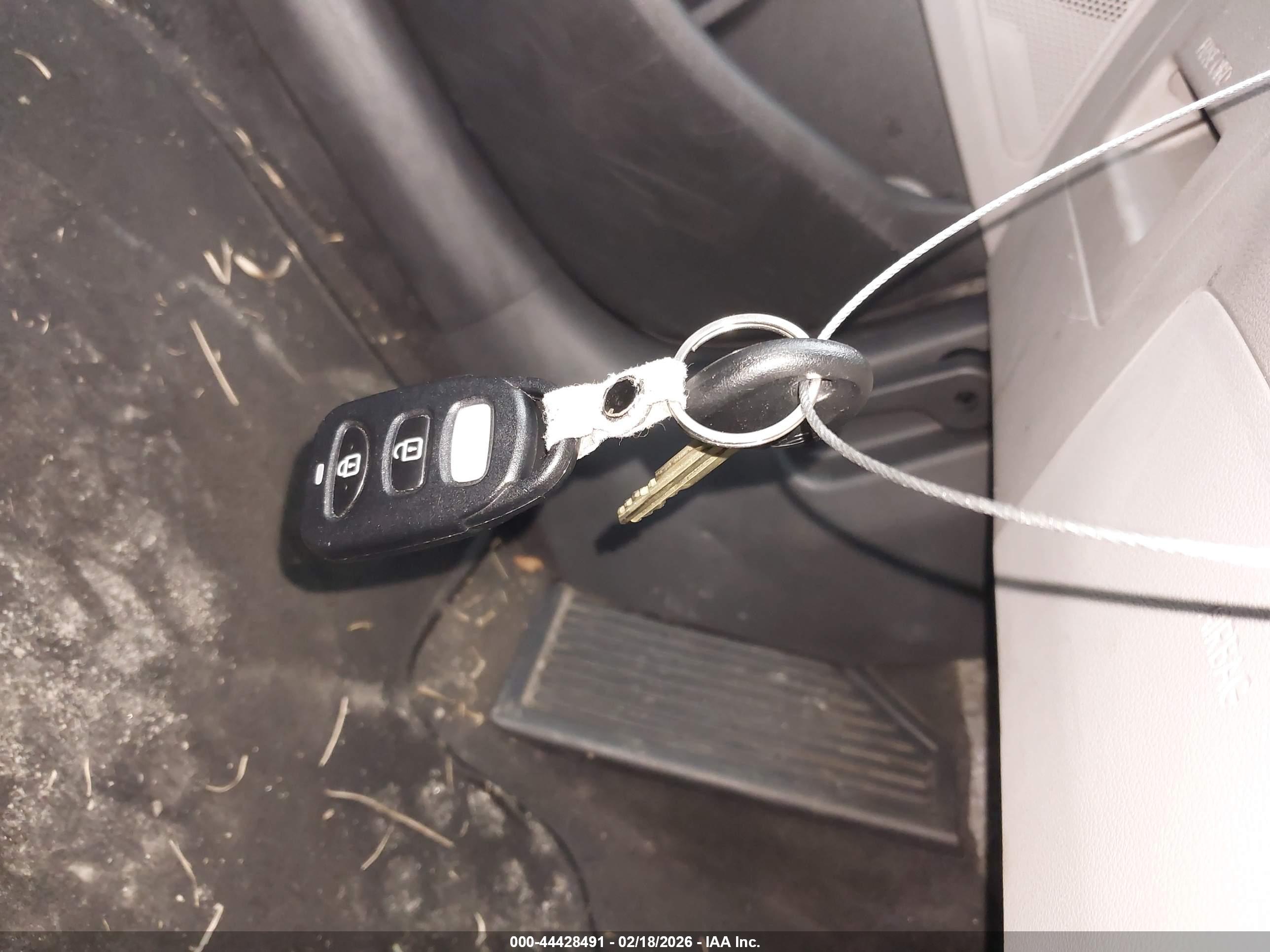 HYUNDAI ELANTRA image 11