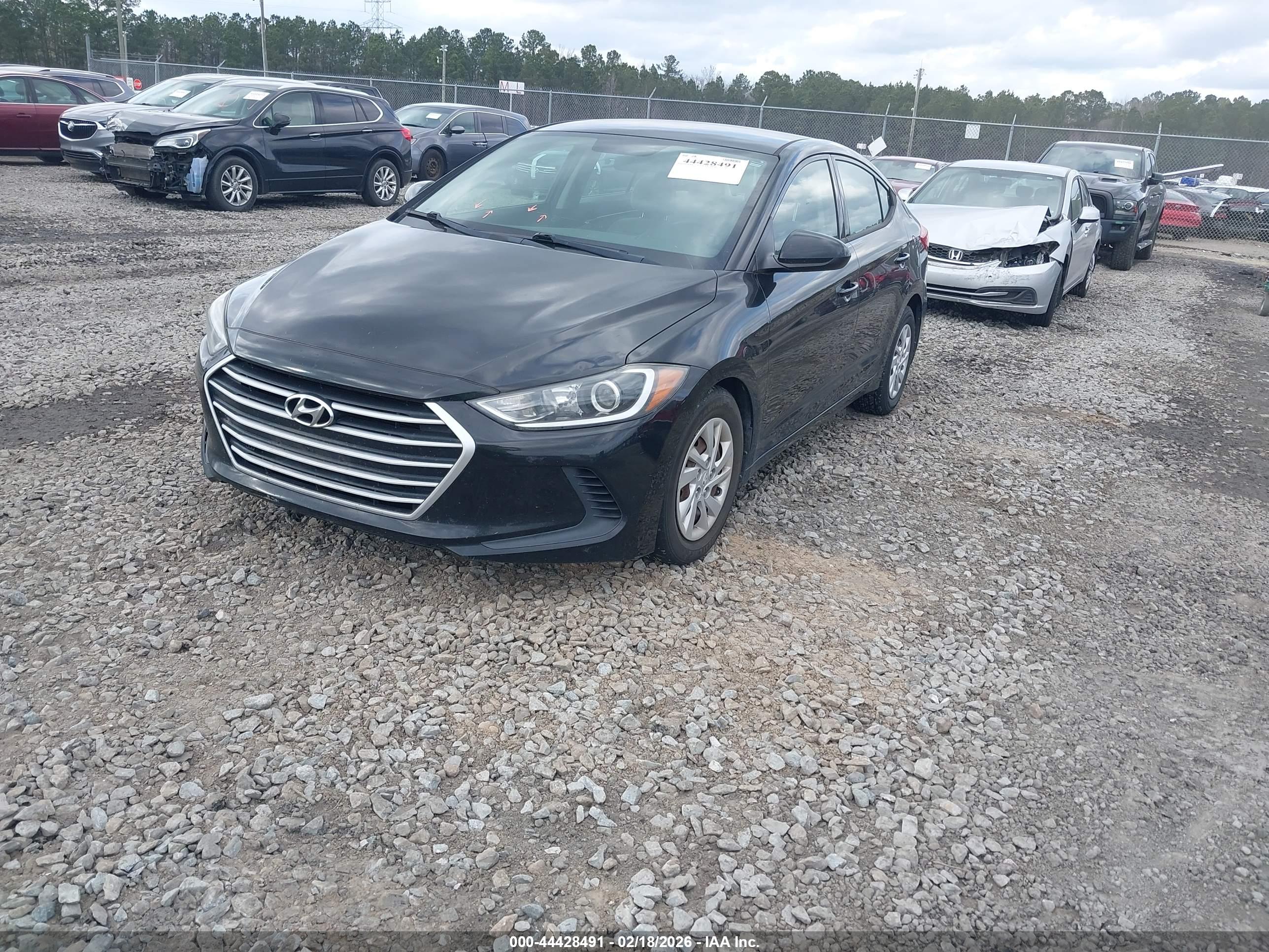 HYUNDAI ELANTRA image 2