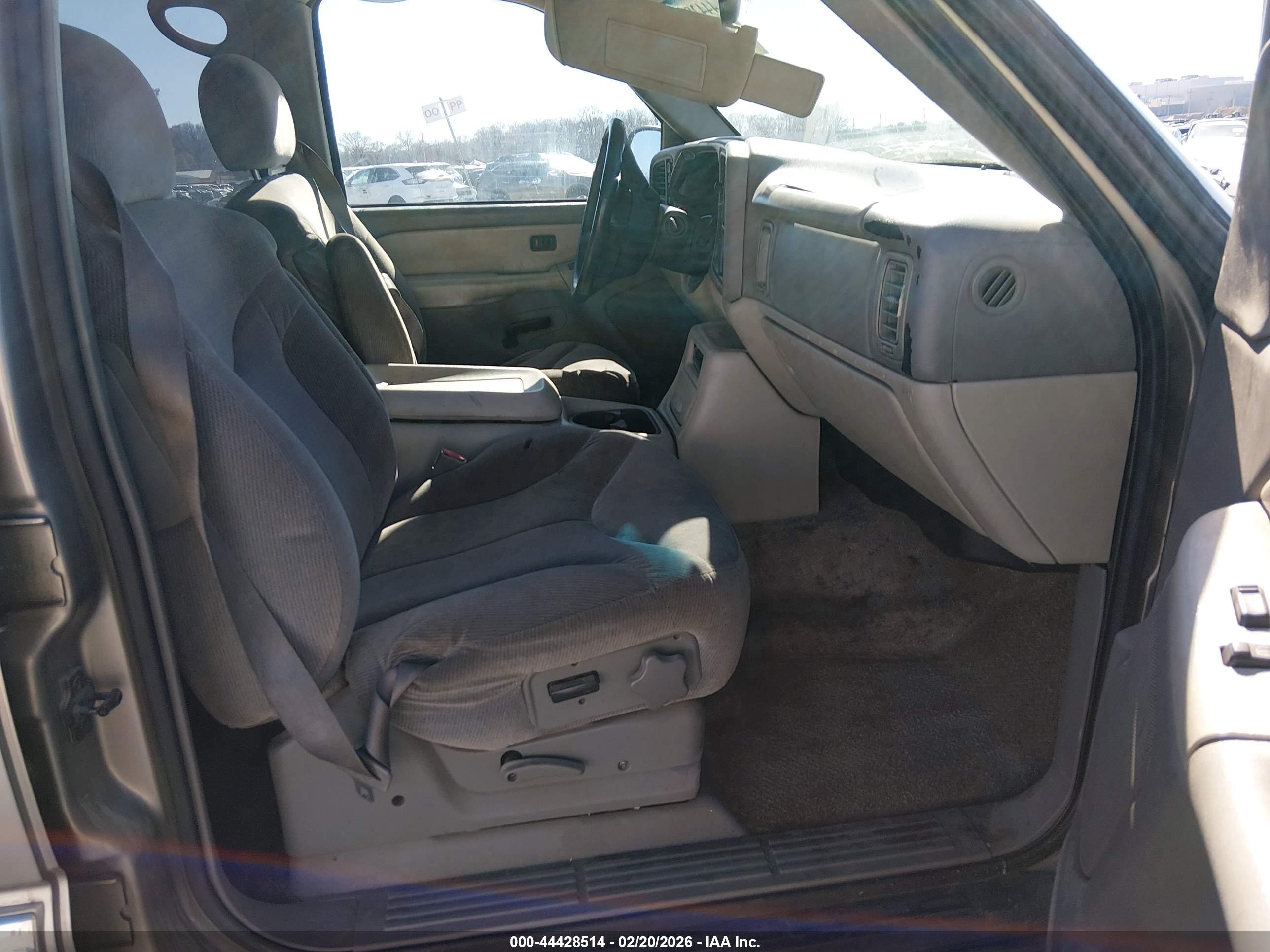 GMC YUKON image 5