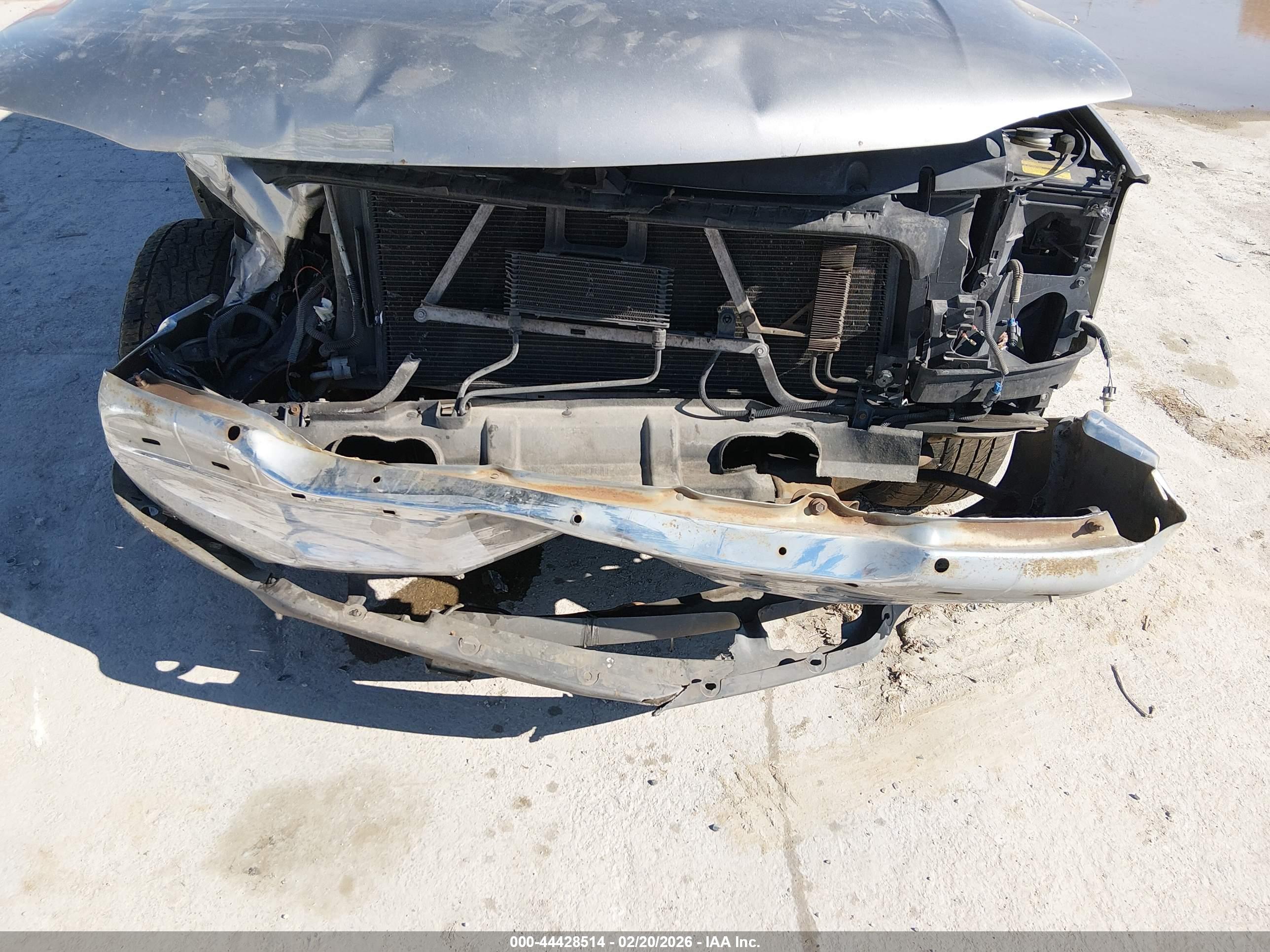 GMC YUKON image 6