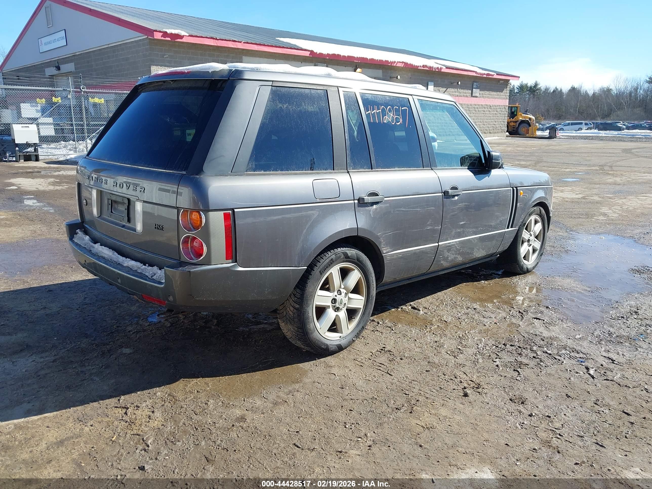 LAND ROVER image 4