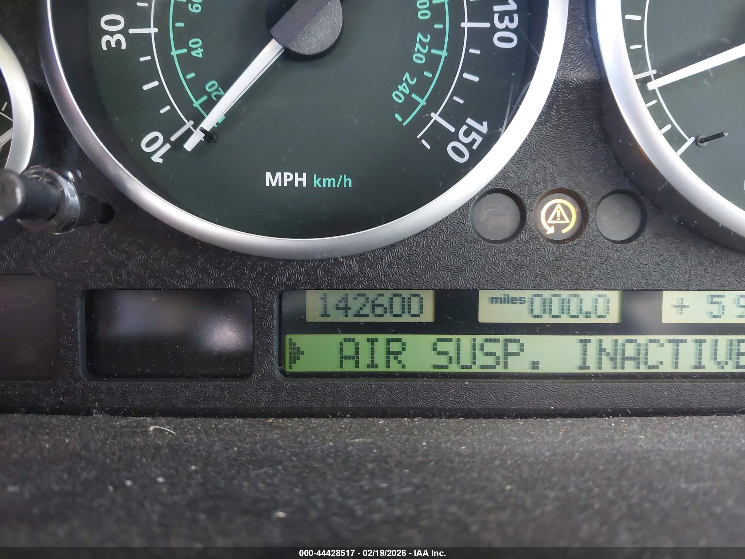LAND ROVER image 7