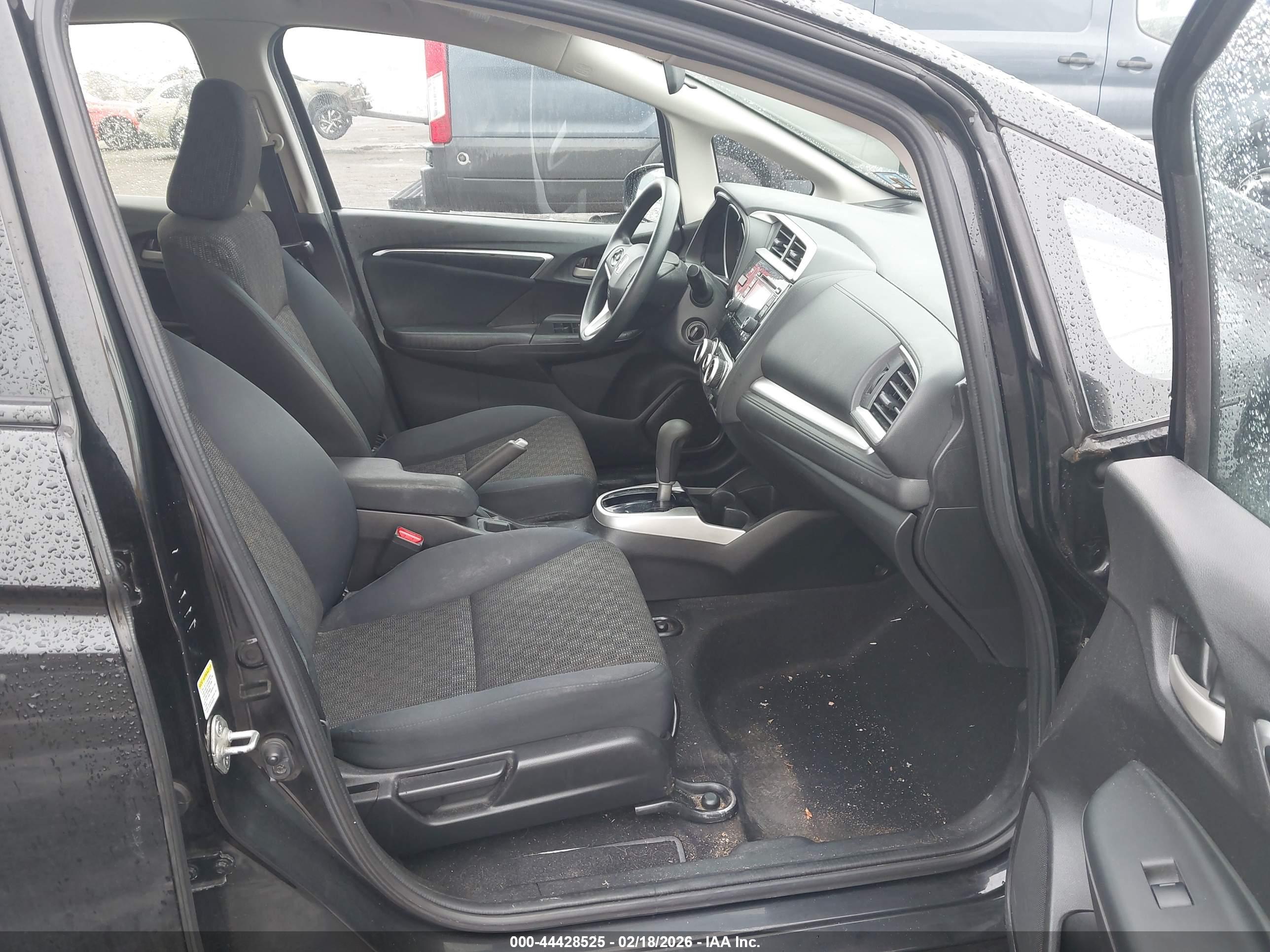 HONDA FIT image 5