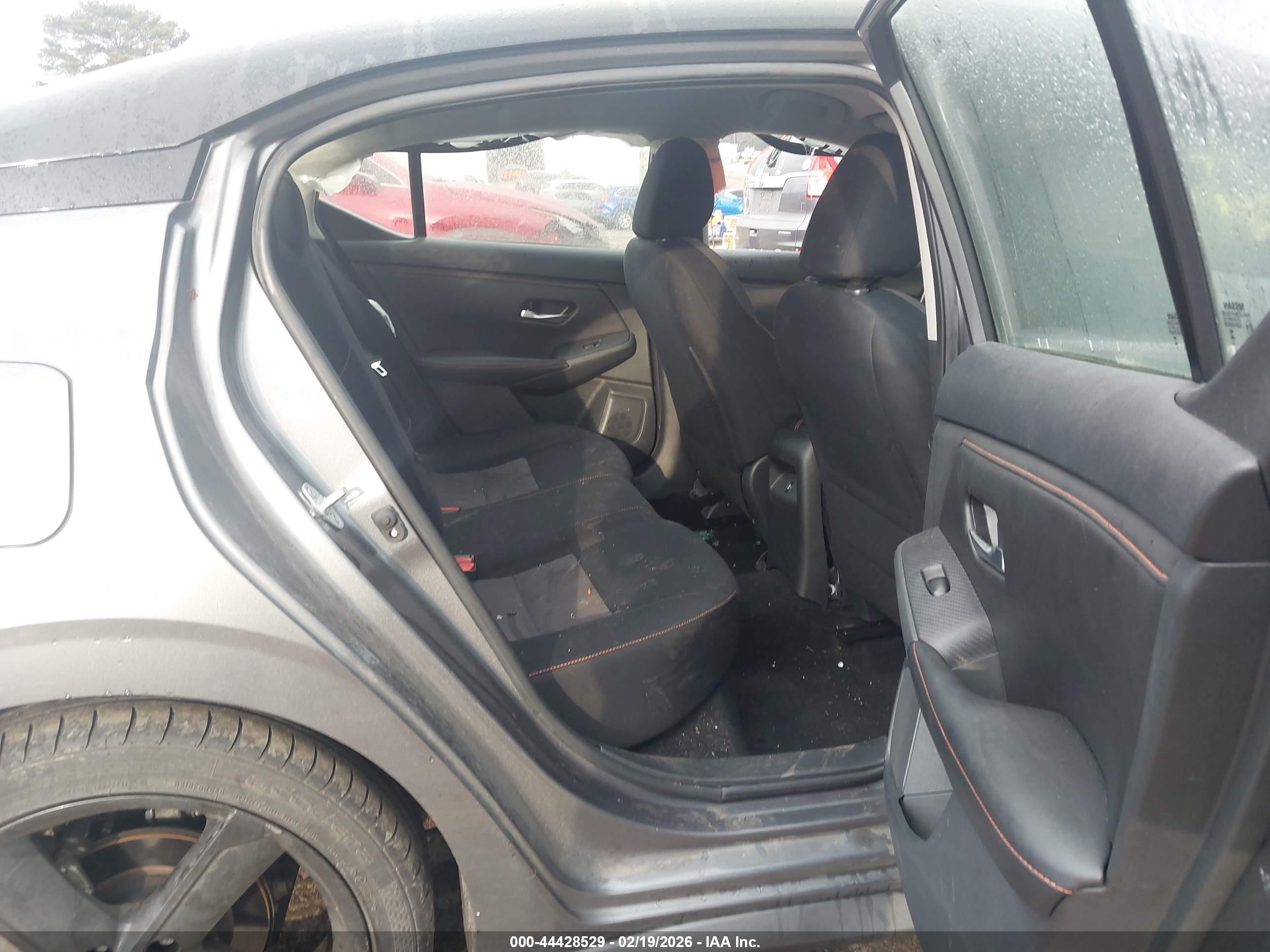 NISSAN SENTRA image 8