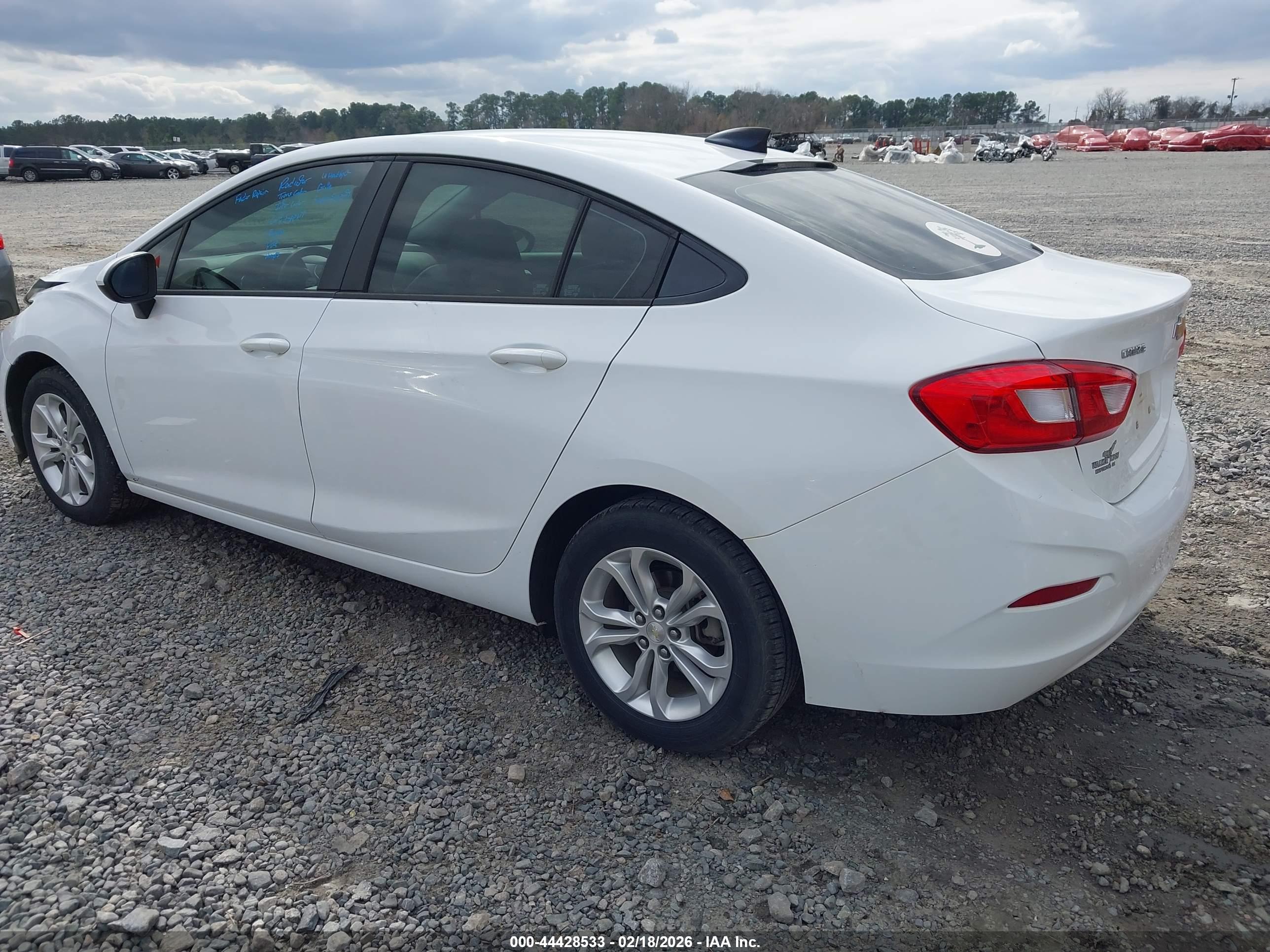 CHEVROLET CRUZE image 3