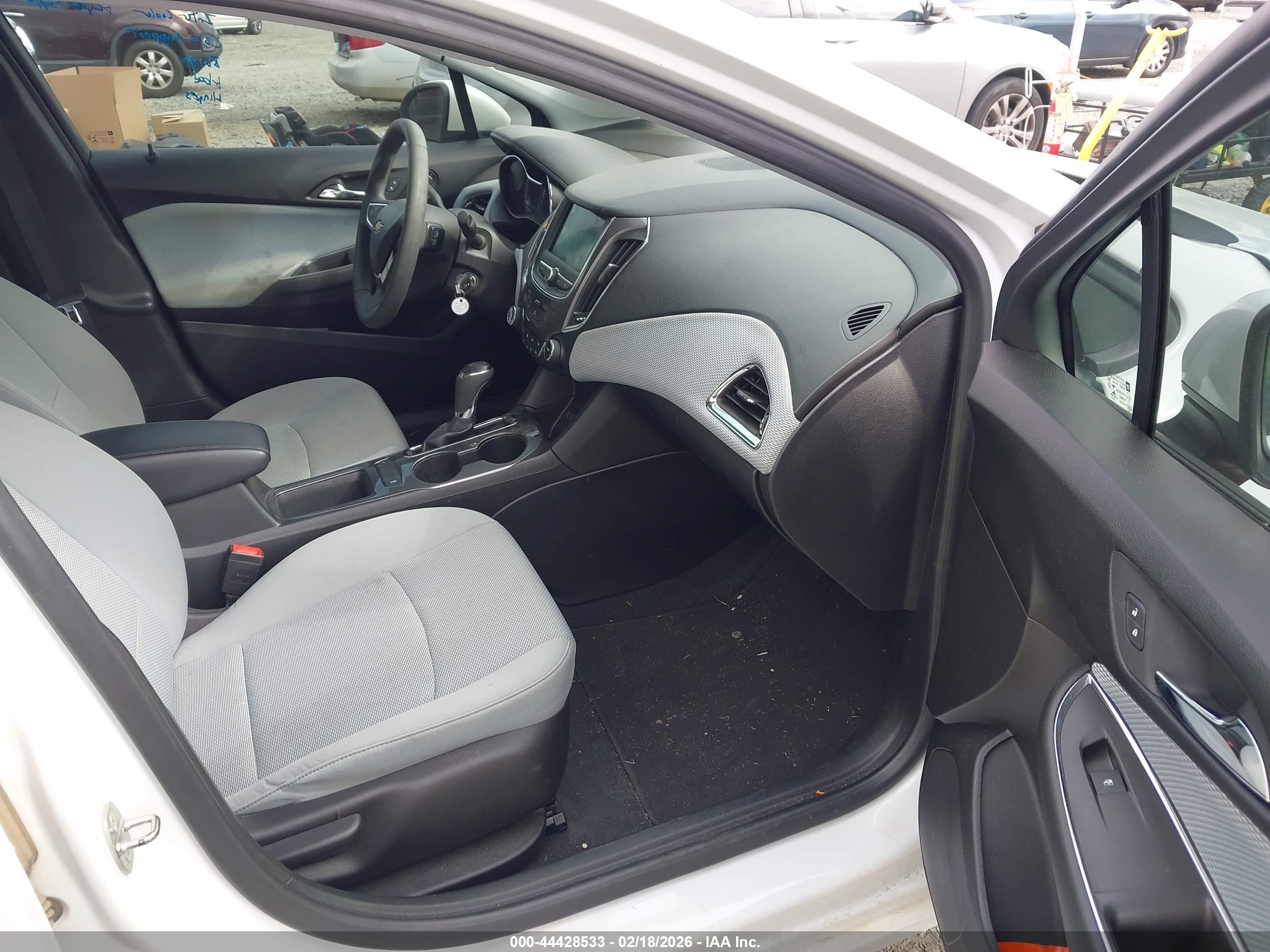 CHEVROLET CRUZE image 5