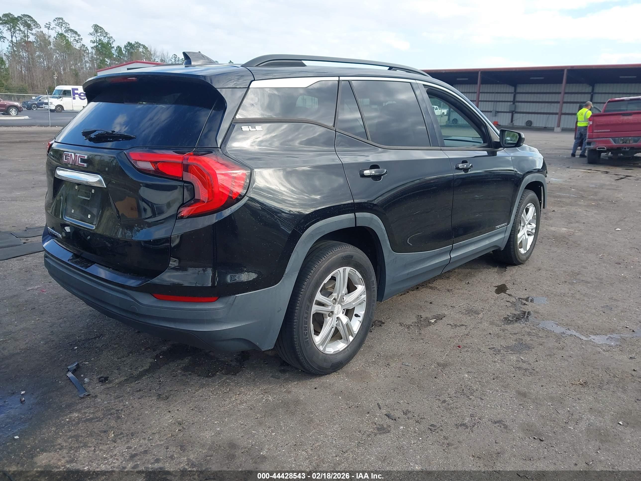 GMC TERRAIN image 4