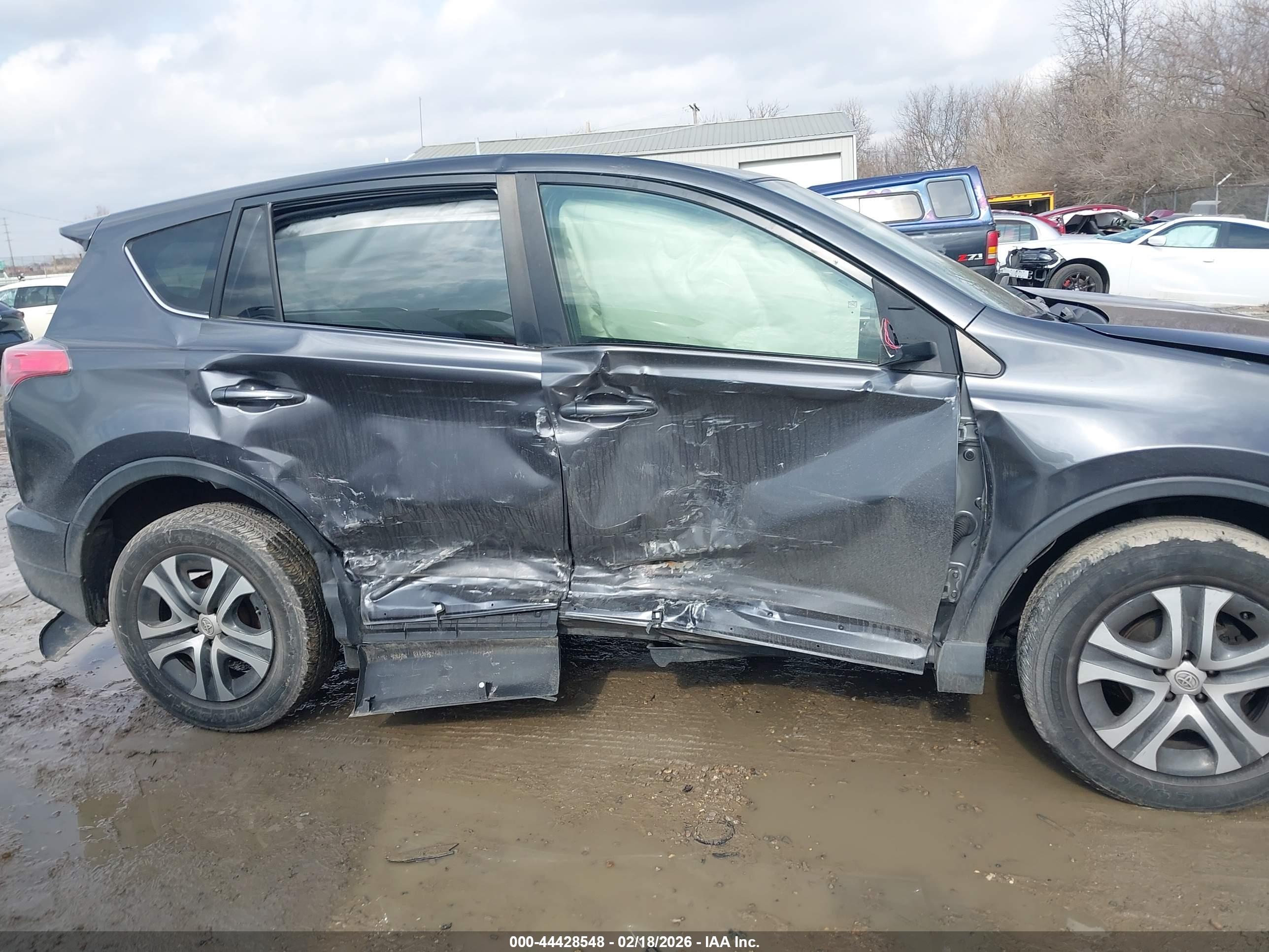 TOYOTA RAV4 image 6