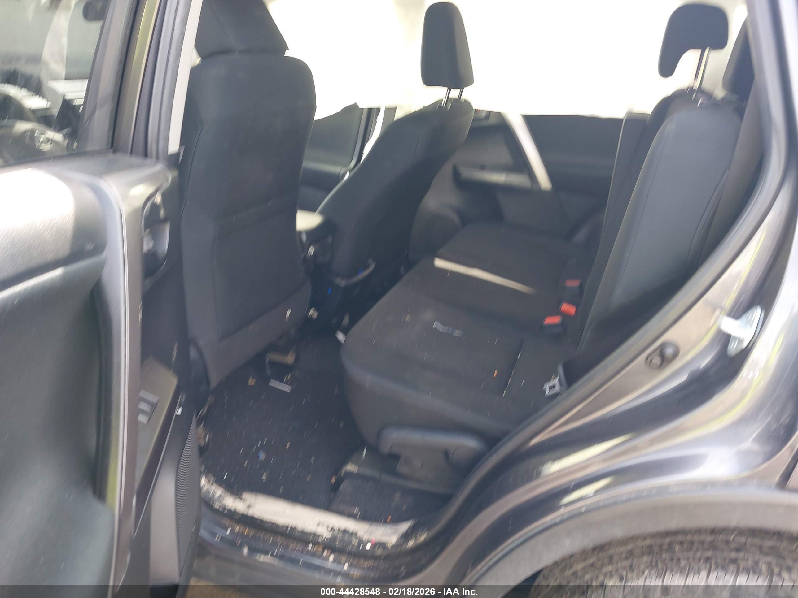 TOYOTA RAV4 image 8