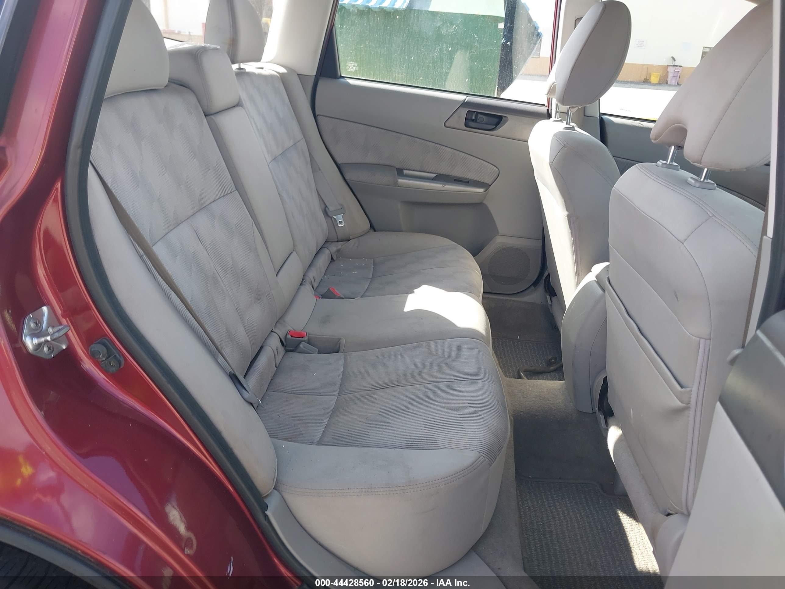 SUBARU FORESTER image 8