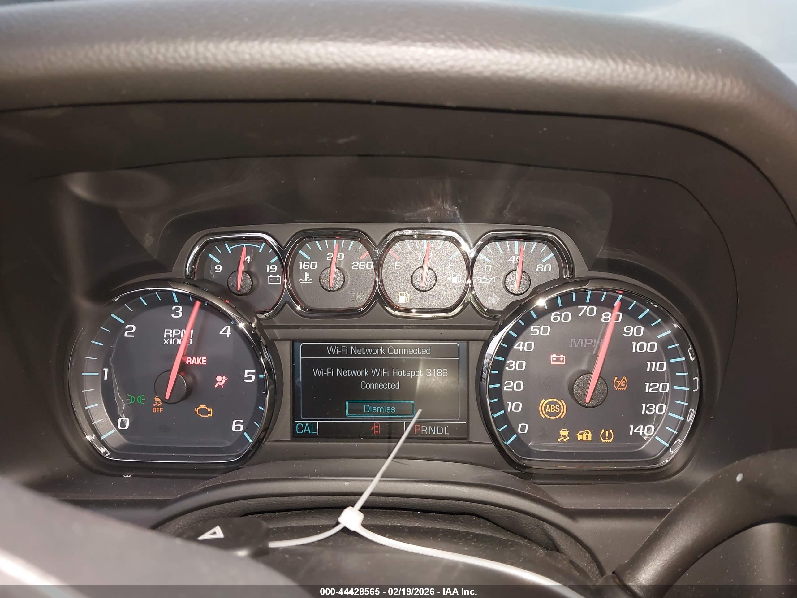 CHEVROLET SUBURBAN image 7