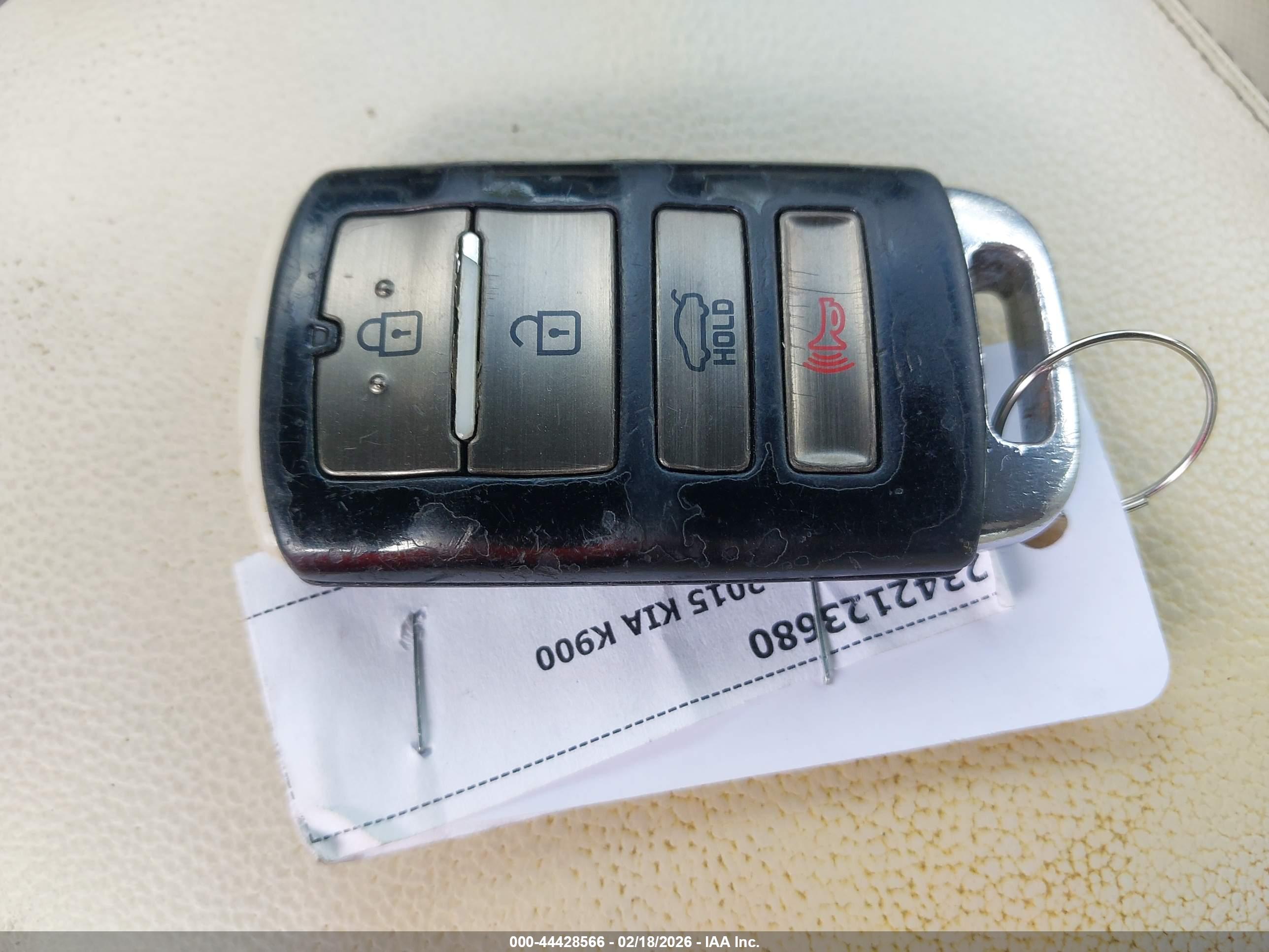 KIA K900 image 11