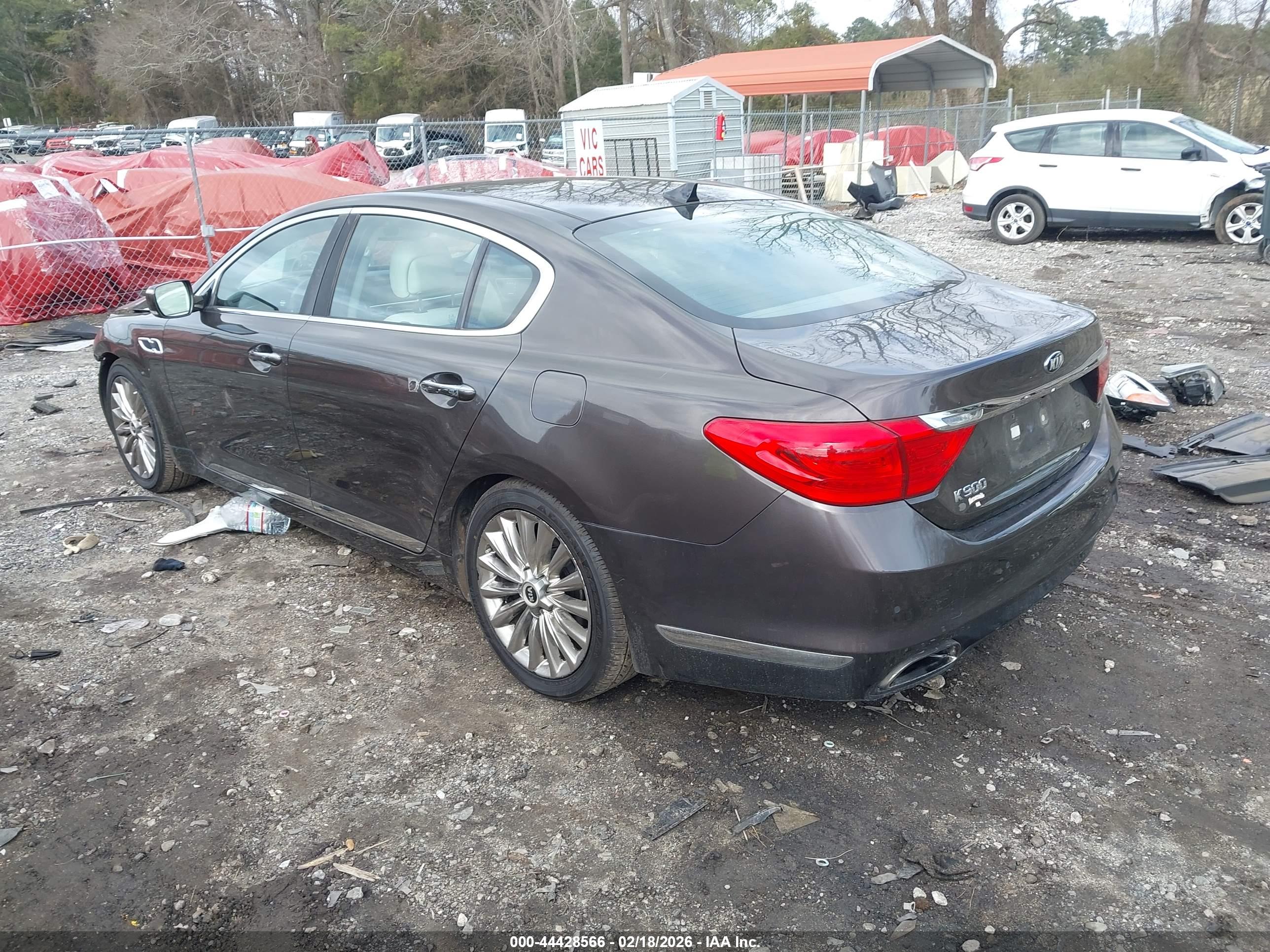 KIA K900 image 3