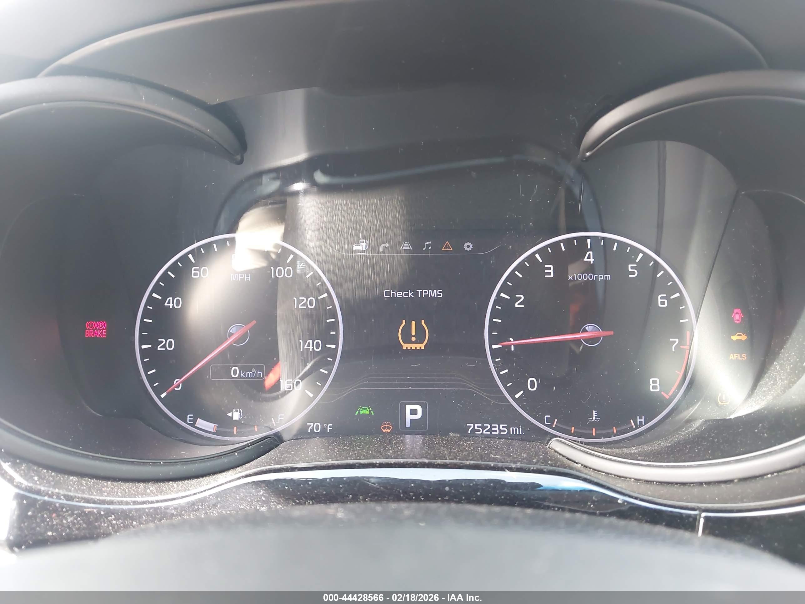 KIA K900 image 7
