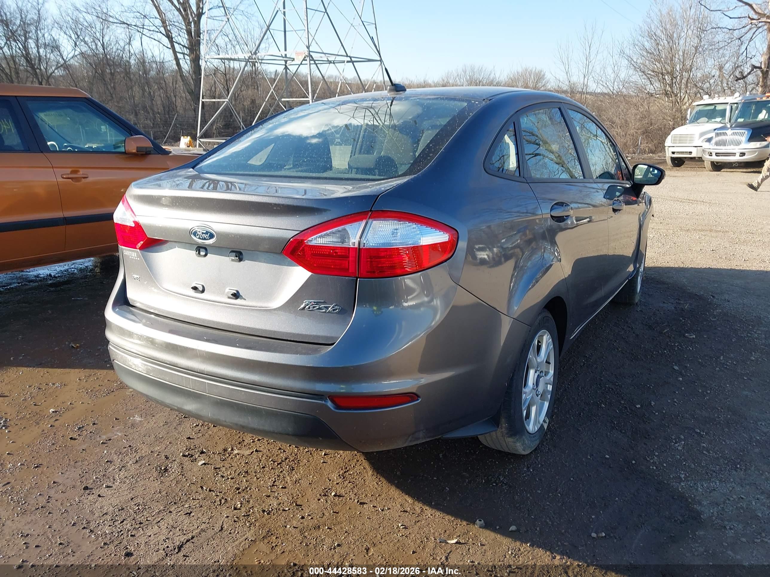 FORD FIESTA image 4