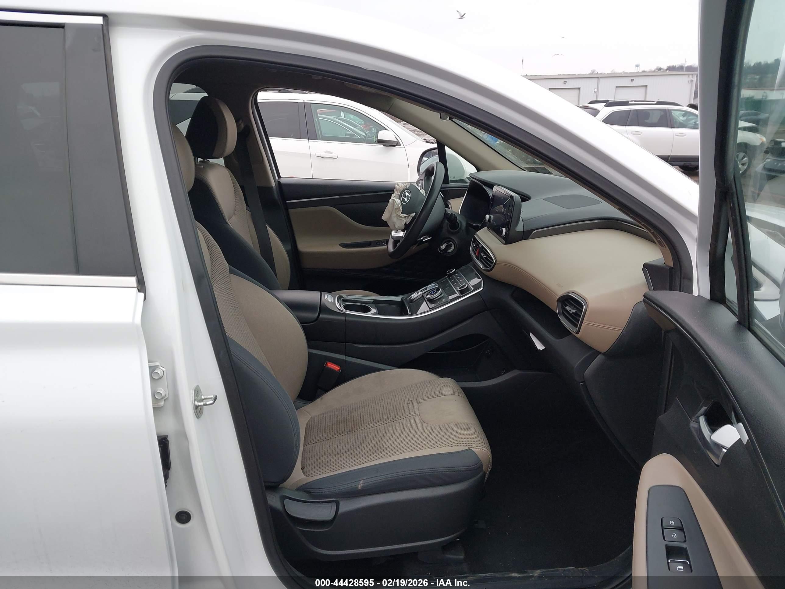 HYUNDAI SANTA image 5