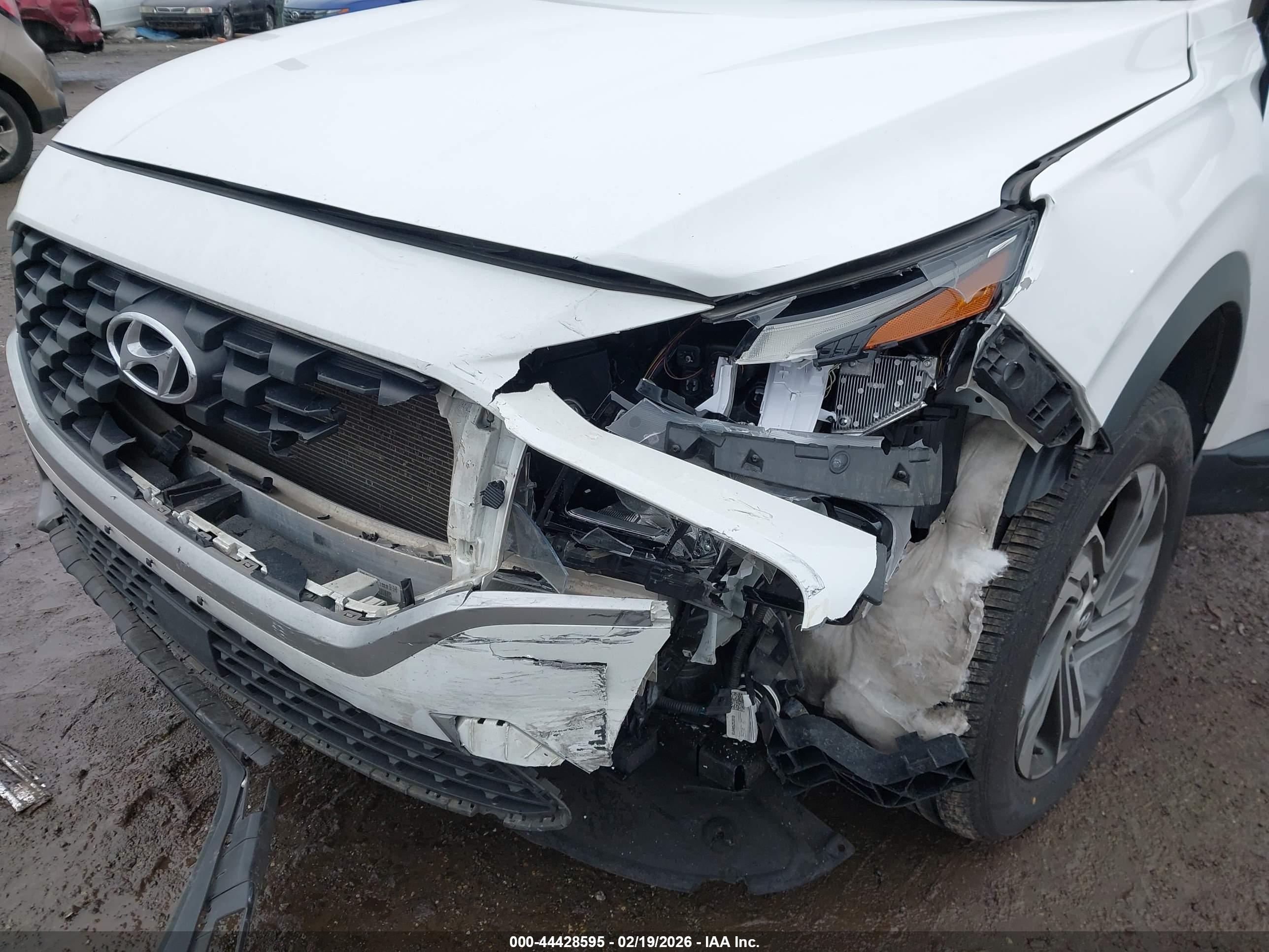 HYUNDAI SANTA image 6