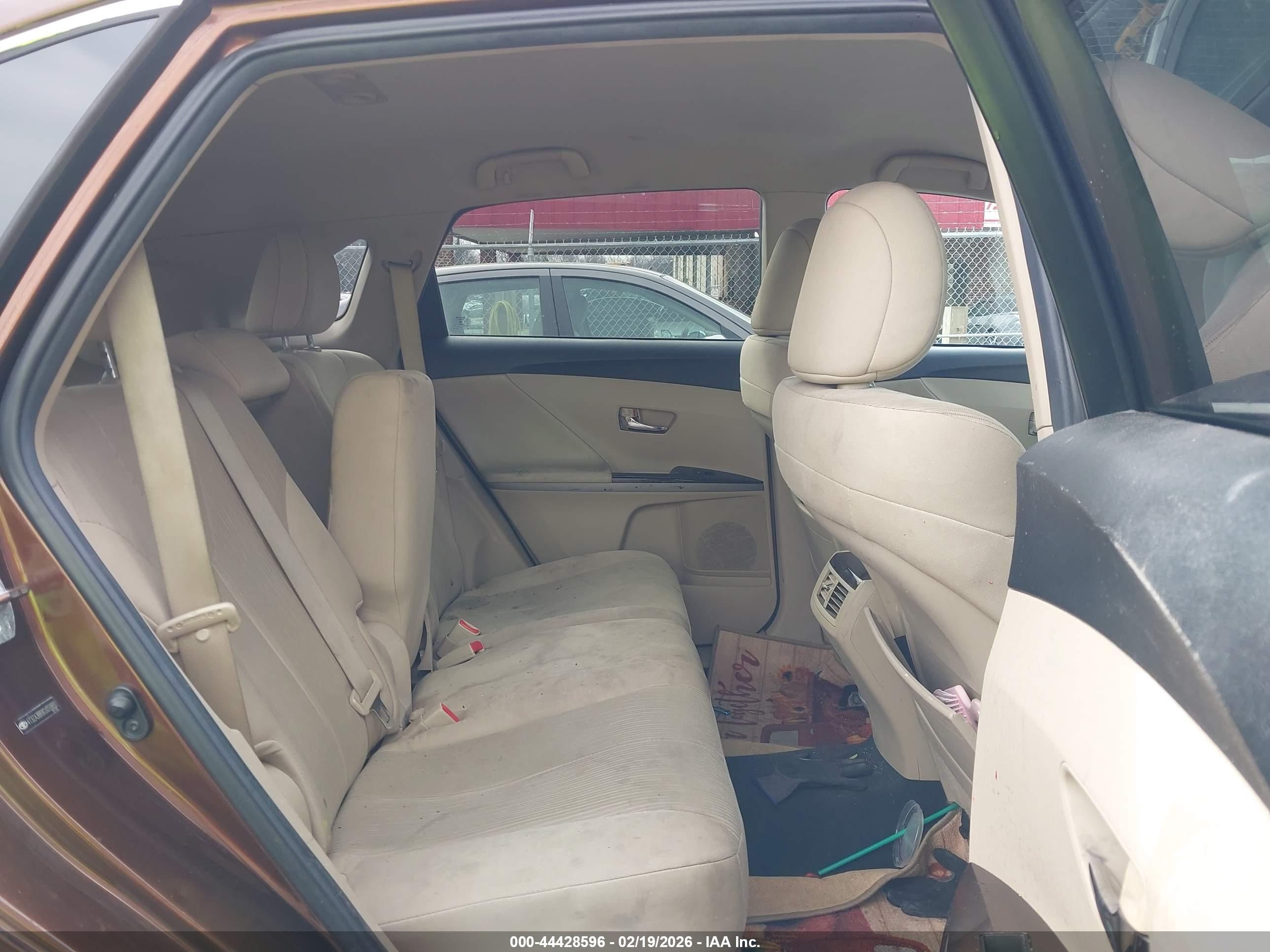 TOYOTA VENZA image 8