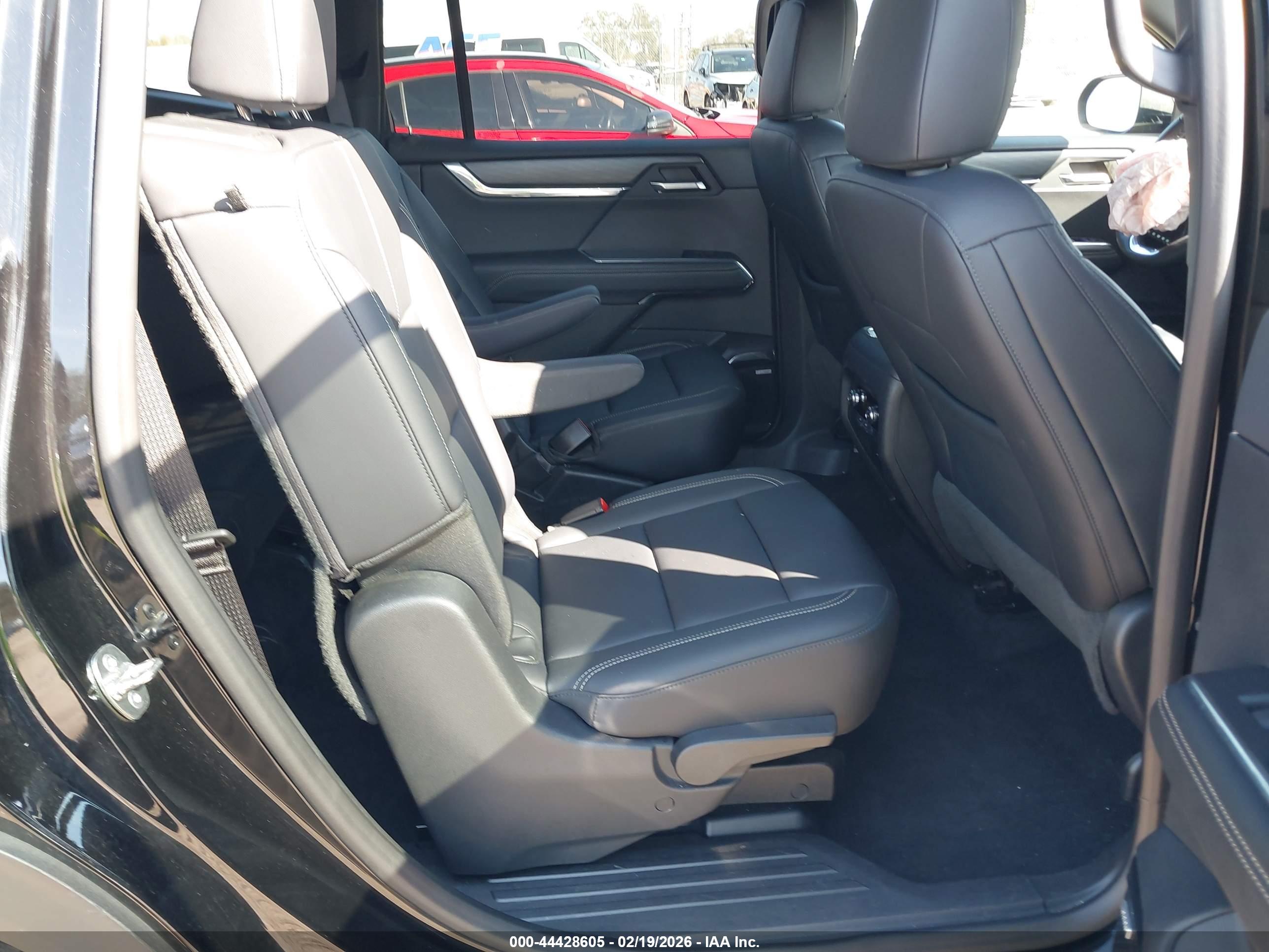 GMC ACADIA image 8