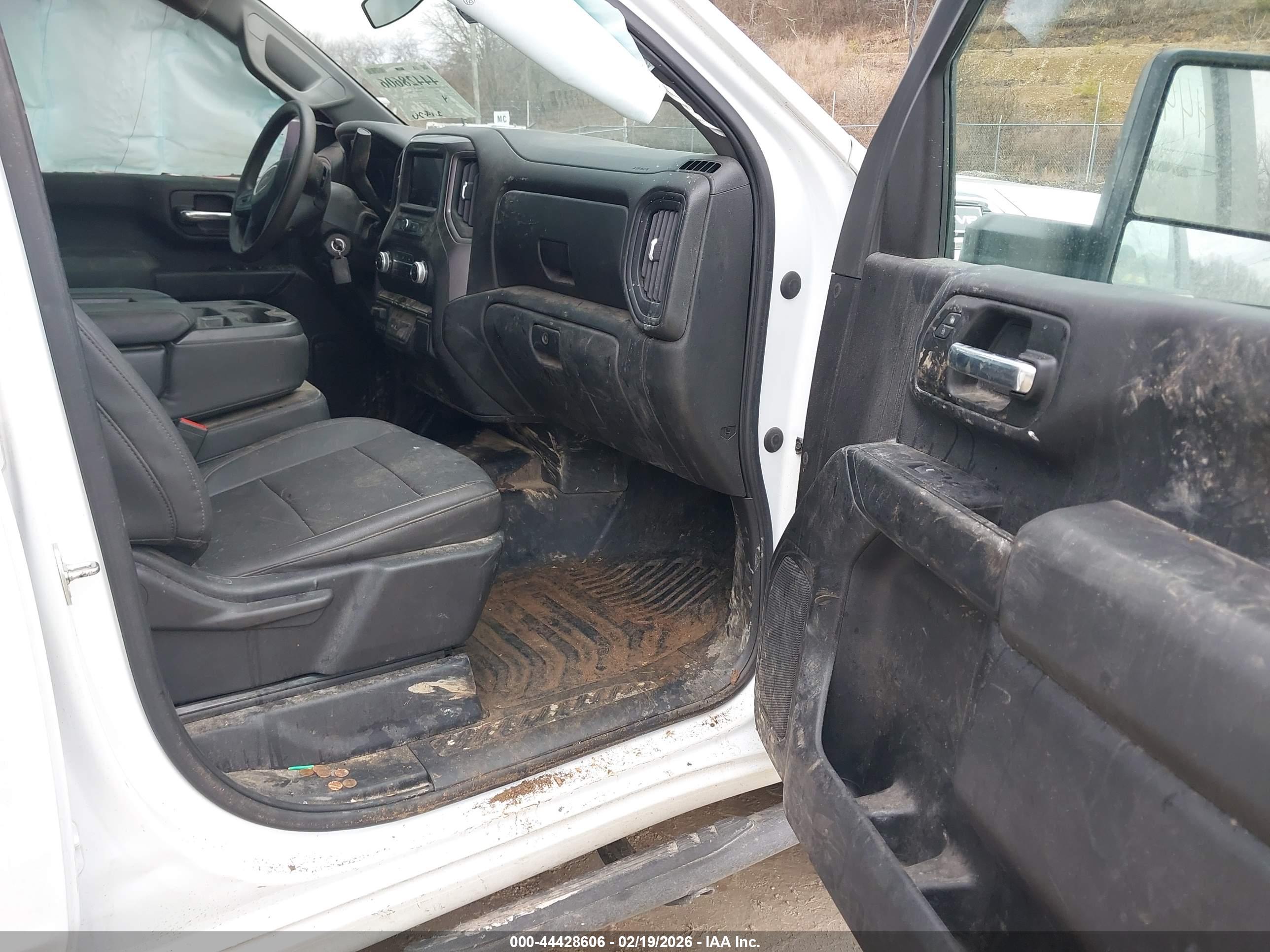 GMC SIERRA image 5