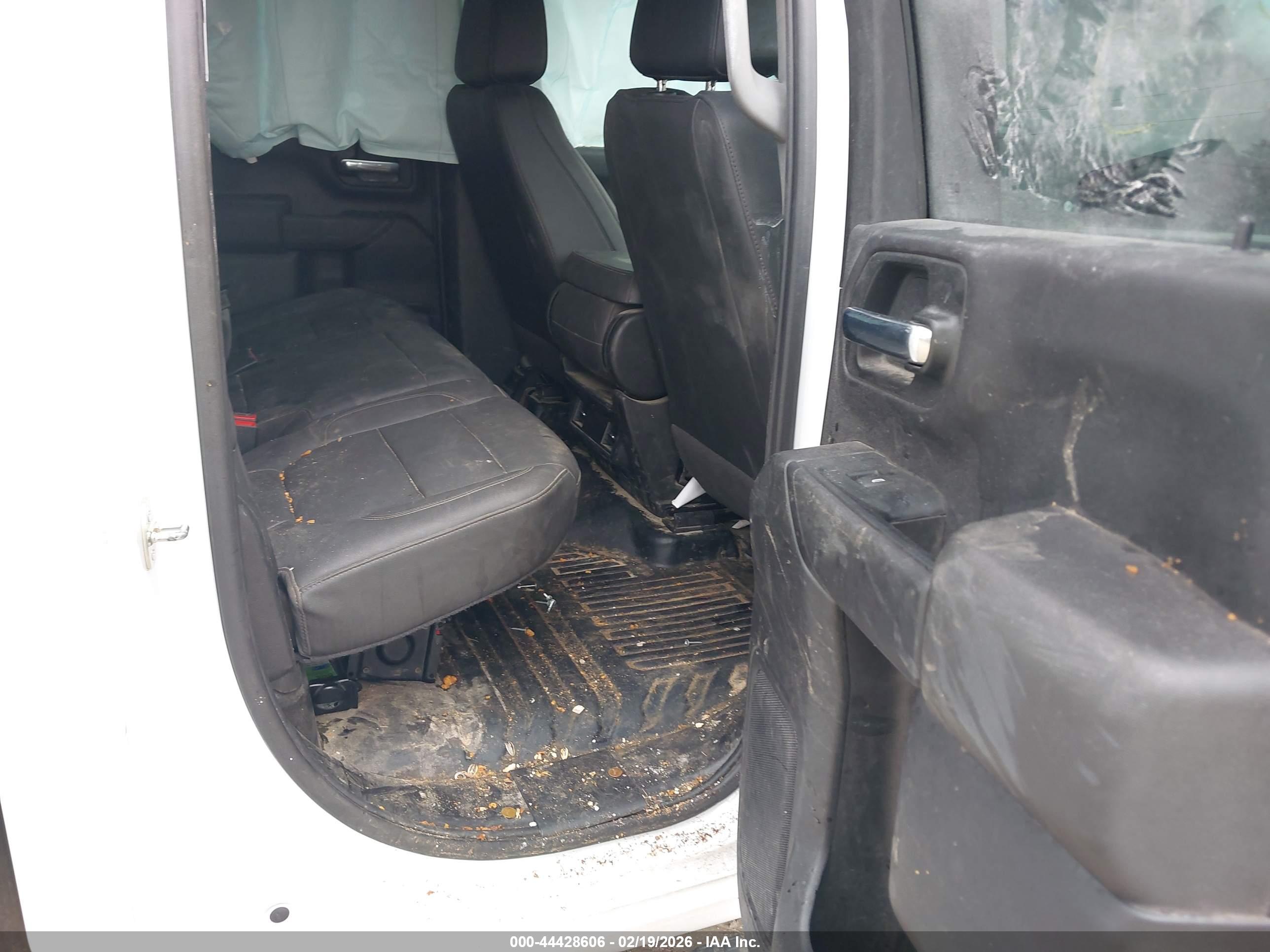 GMC SIERRA image 8