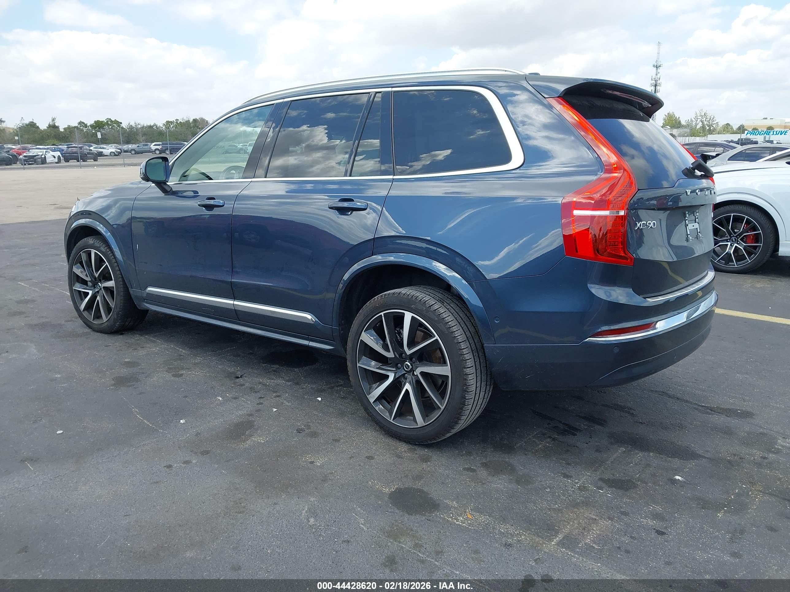 VOLVO XC90 image 3