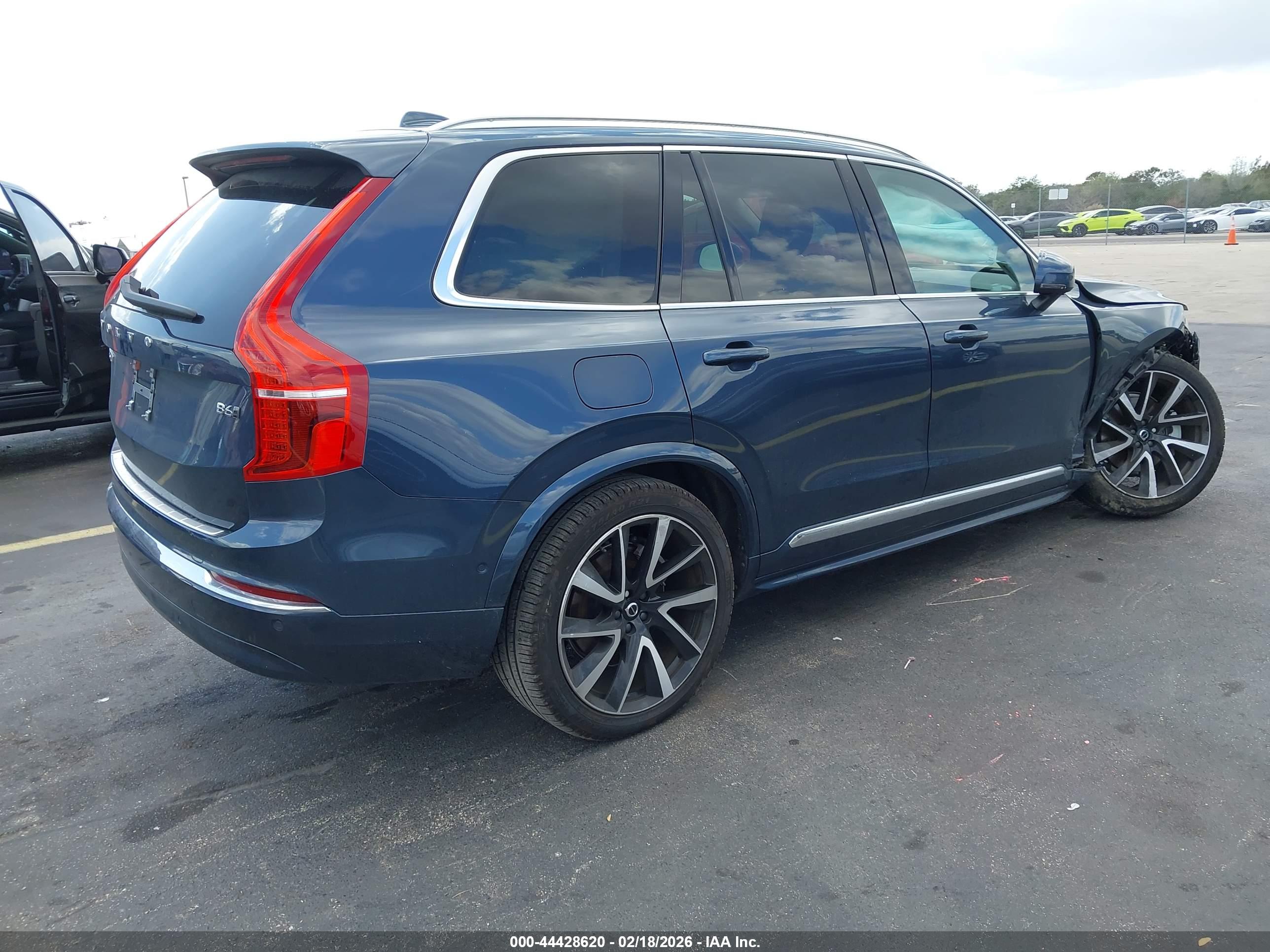 VOLVO XC90 image 4