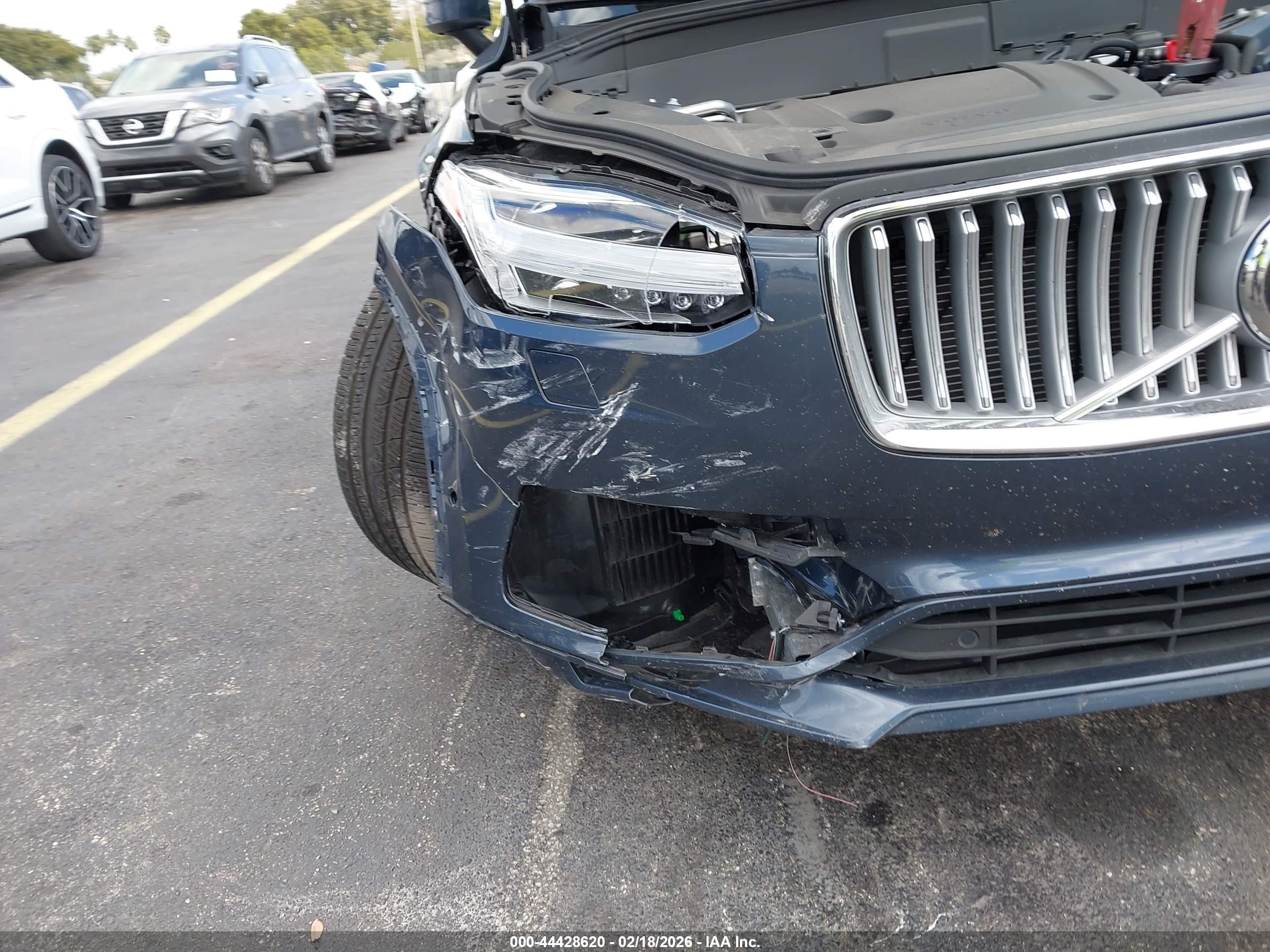 VOLVO XC90 image 6